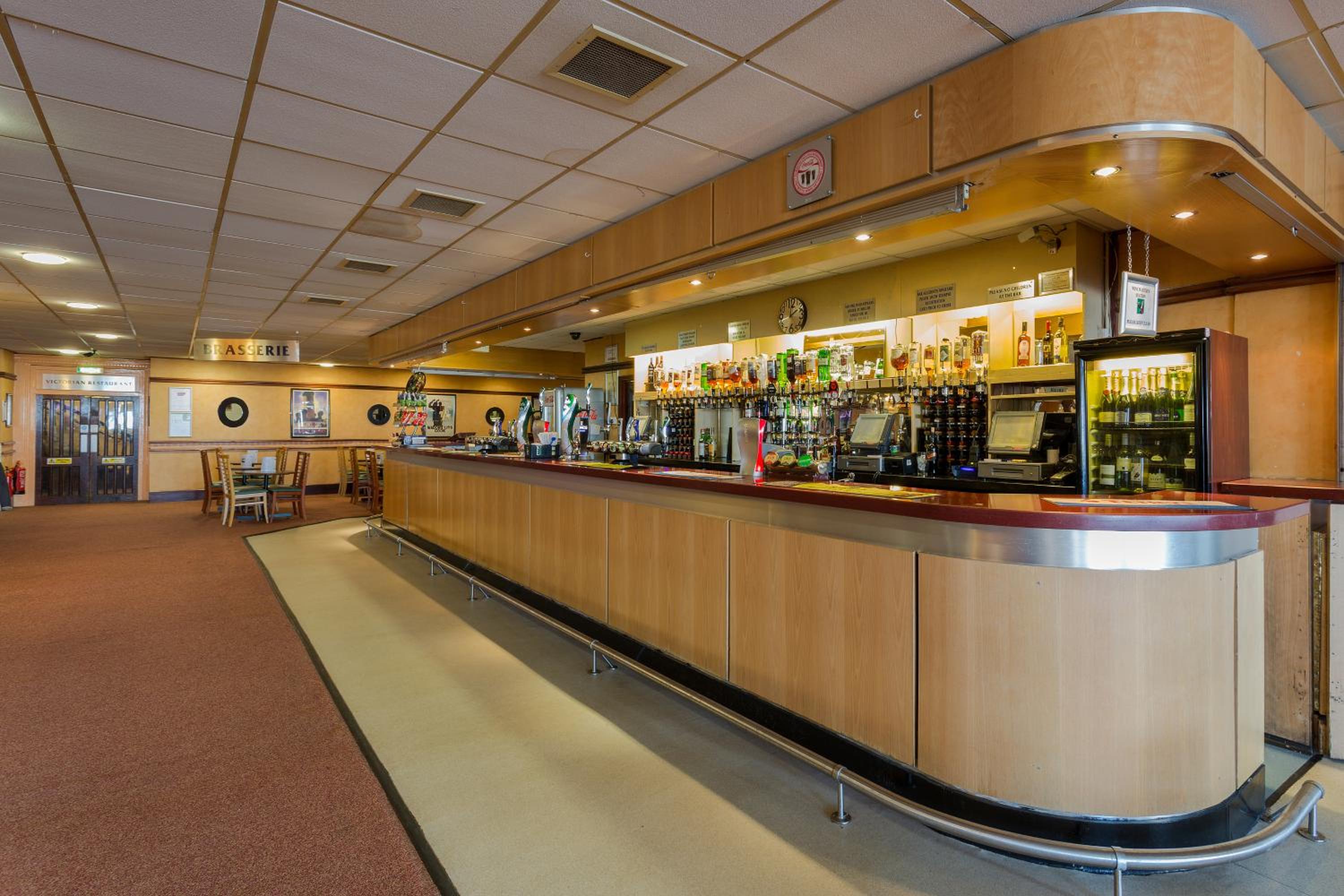 Folkestone Vacations - The Grand Burstin Hotel - Property Image 1