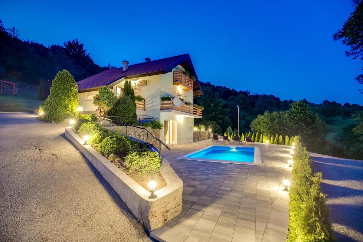Villa Dino Tin view 3