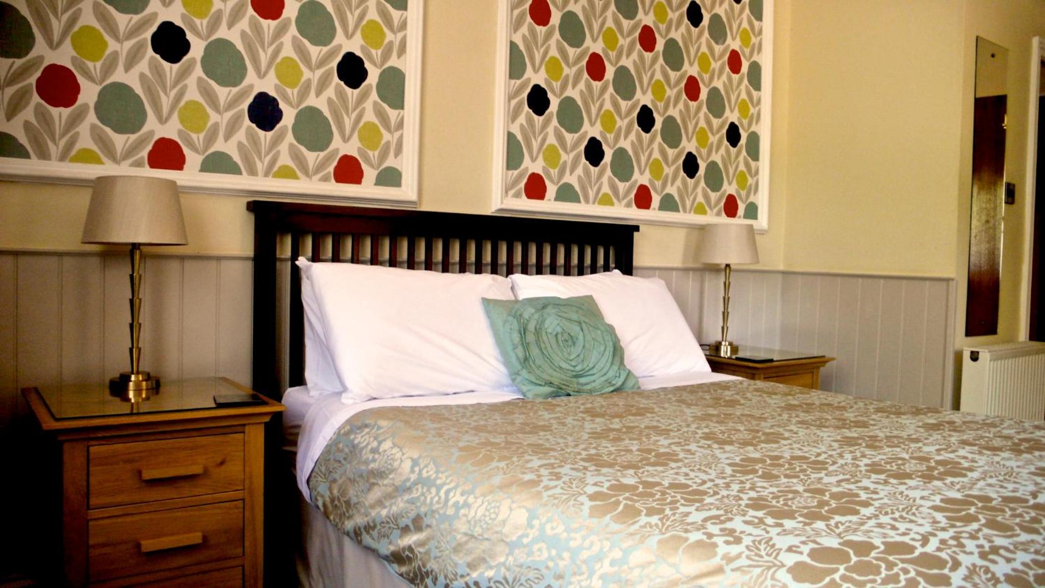 Acorn Guest House in Hull