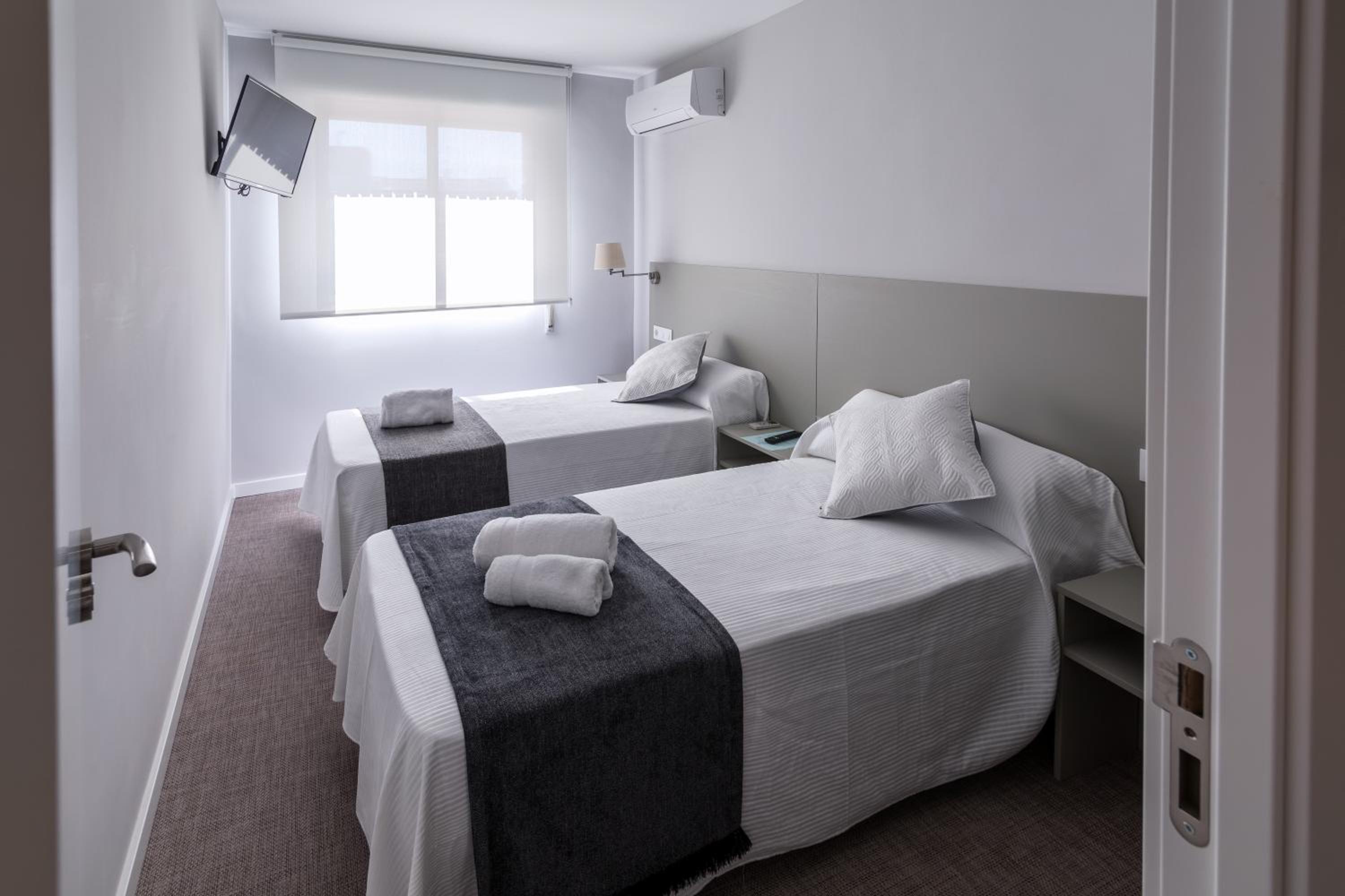 Pension Venecia en Pinto — hotel room