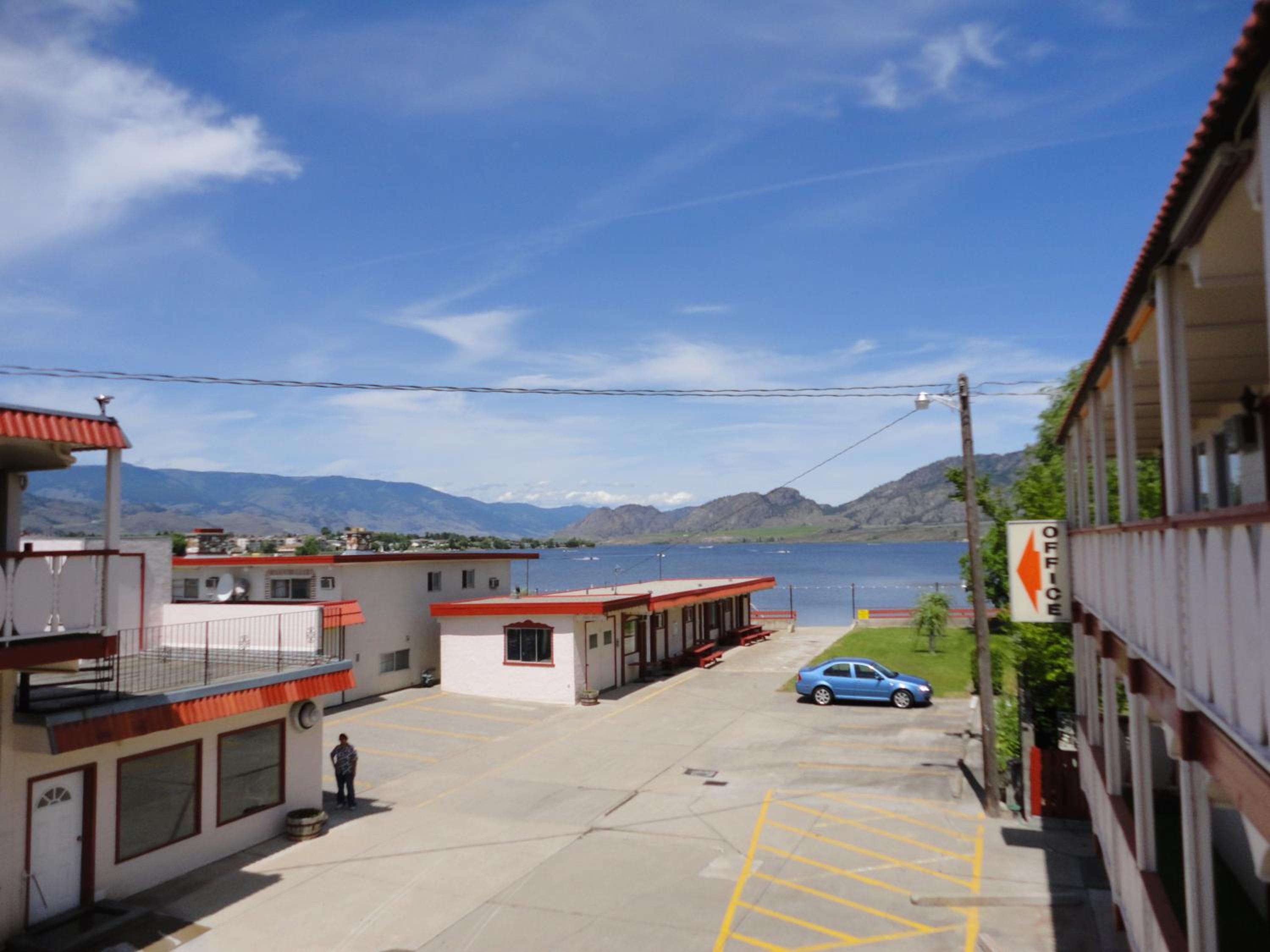 Falcon Resort