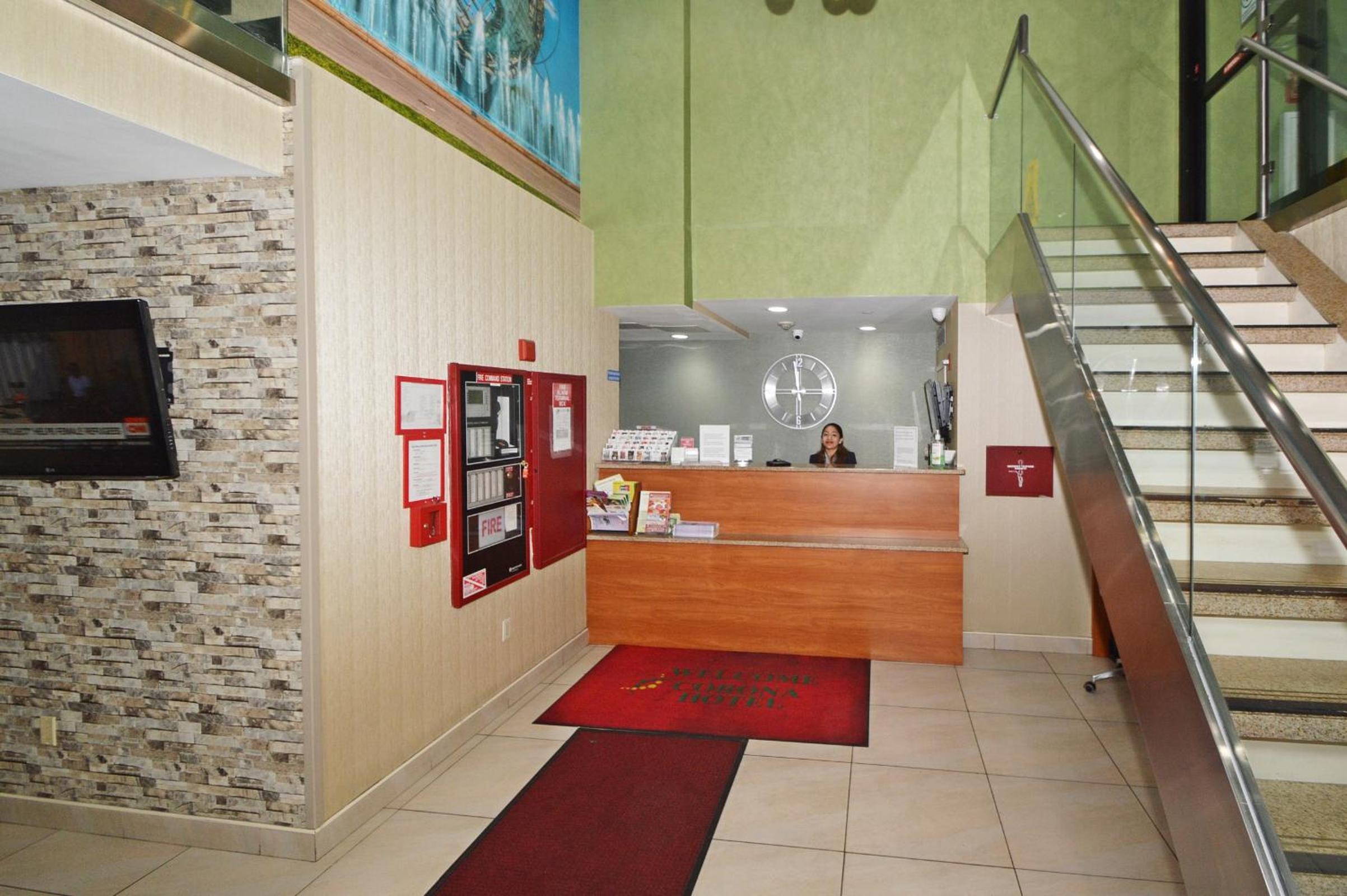 New York City Vacations - Corona Hotel New York - LaGuardia Airport - Property Image 2