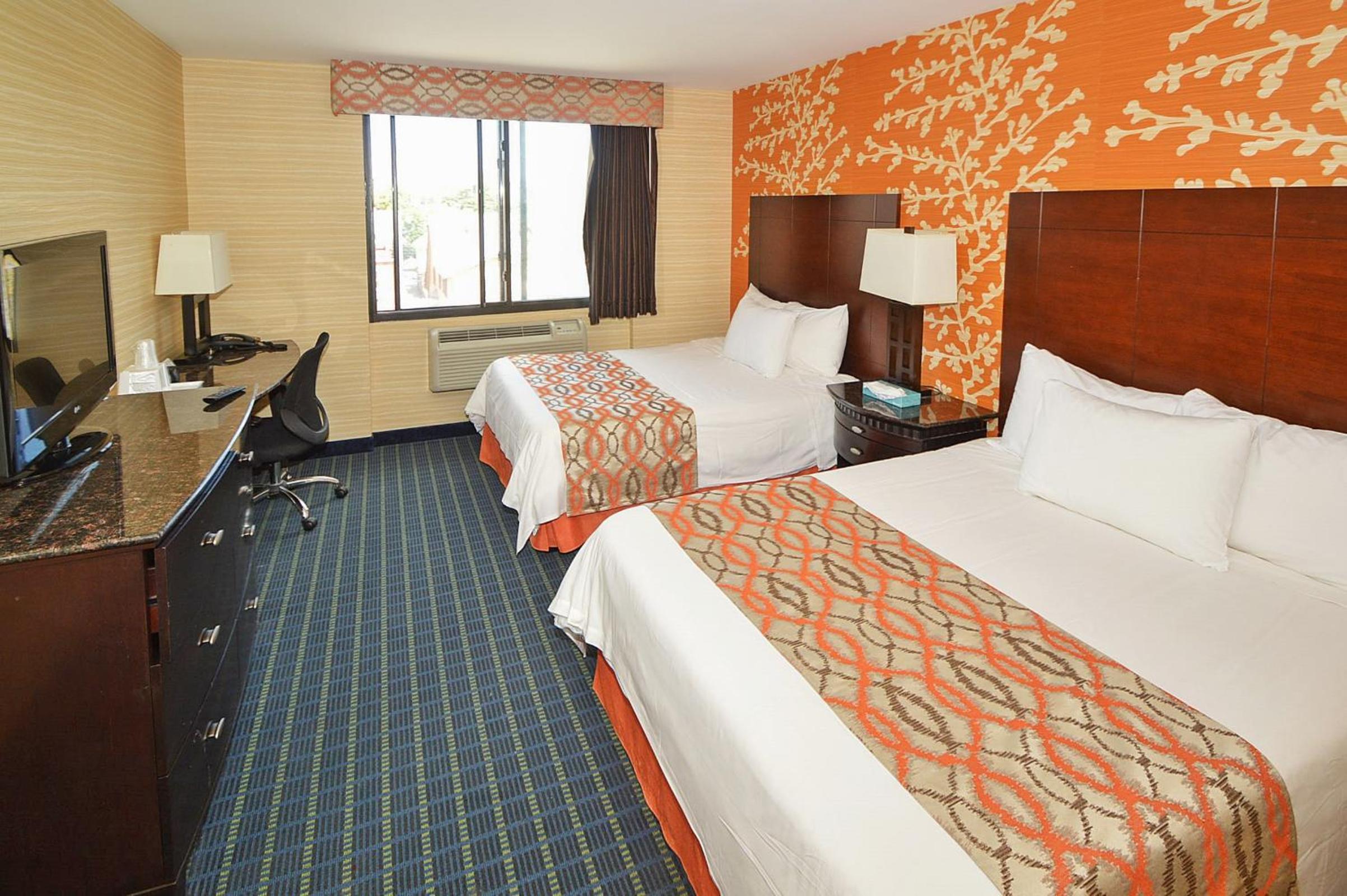 New York City Vacations - Corona Hotel New York - LaGuardia Airport - Property Image 3
