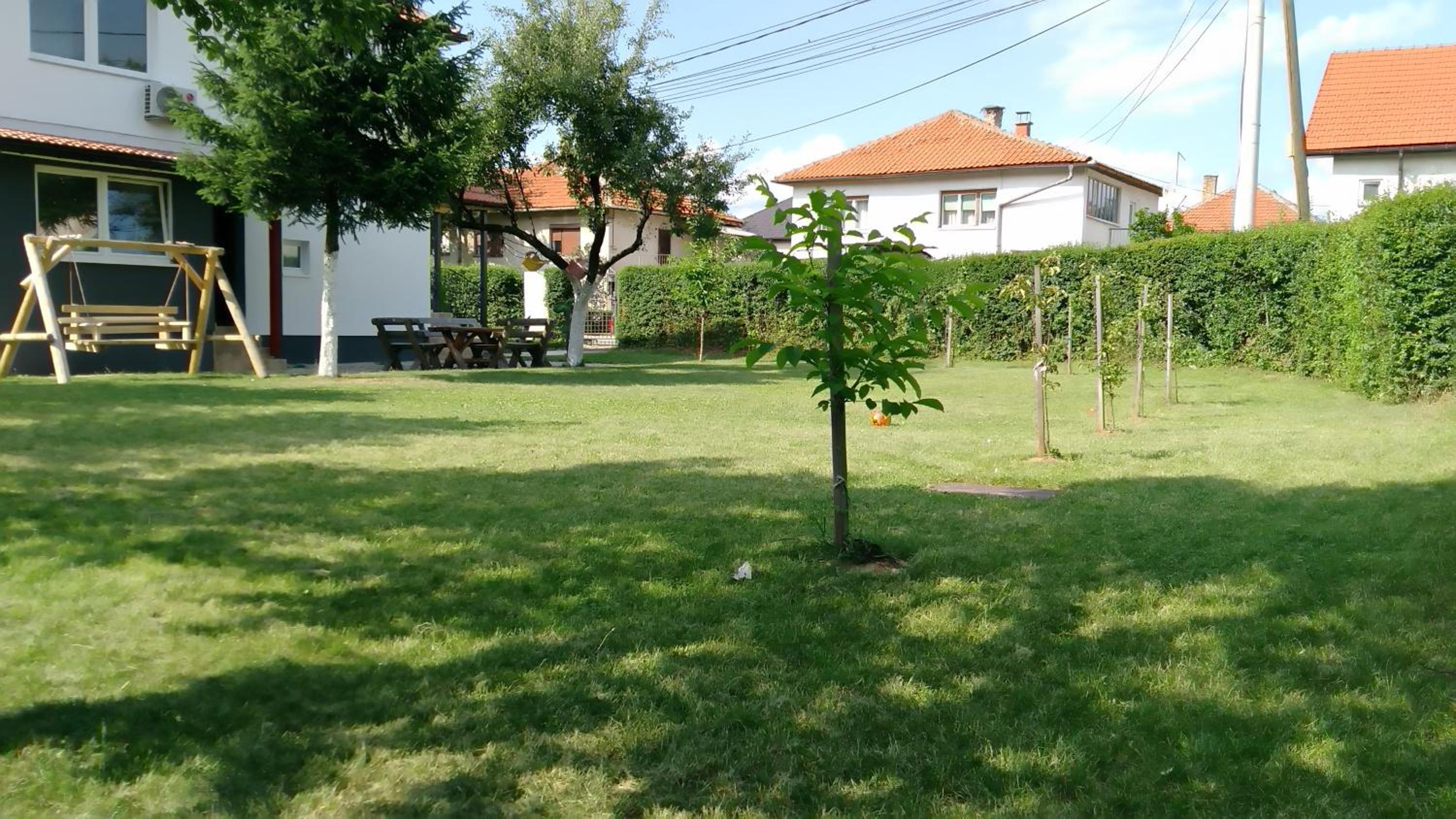 Green Garden Apartment view 3