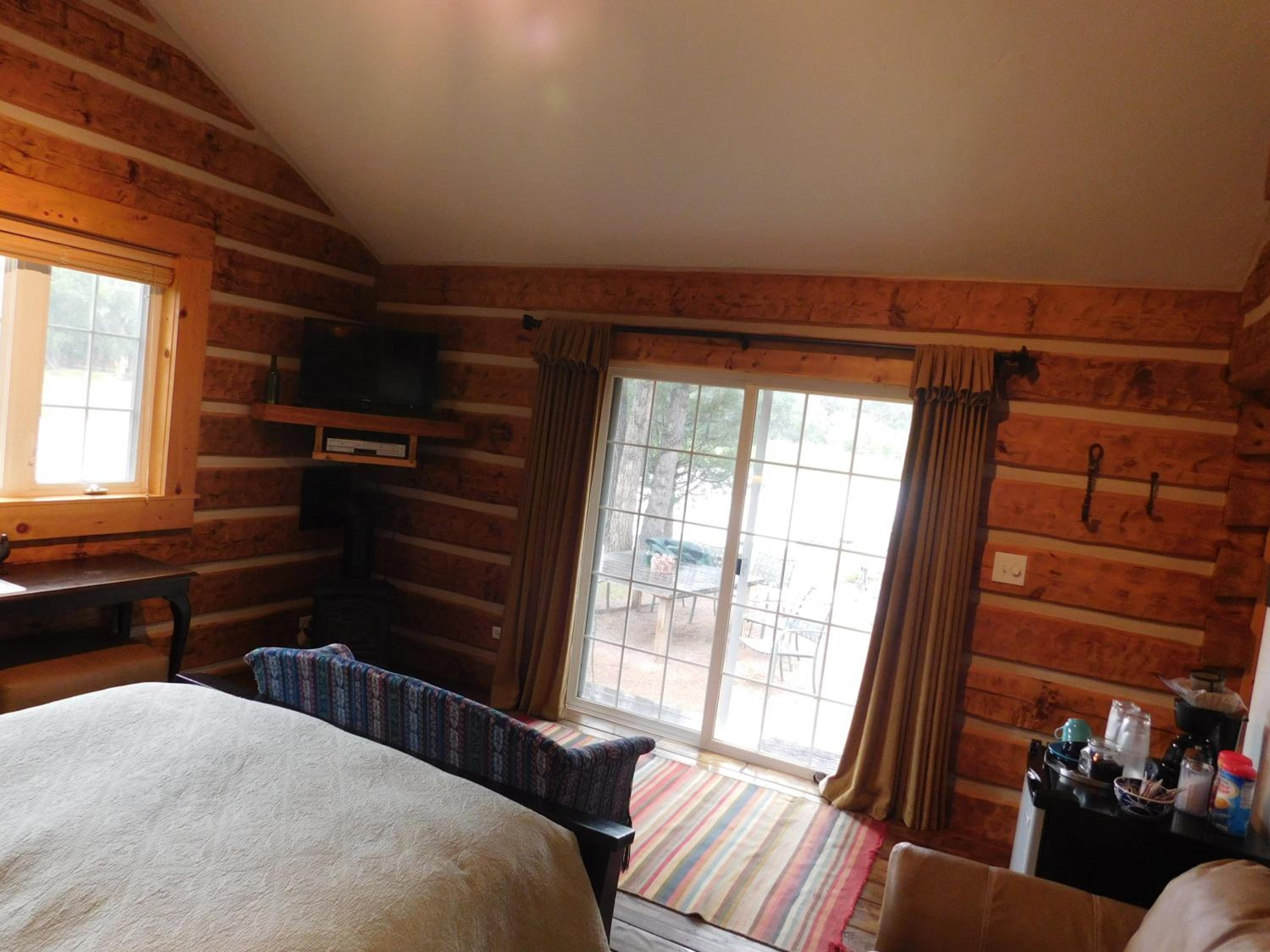 Riverside Meadows Cabins view 4