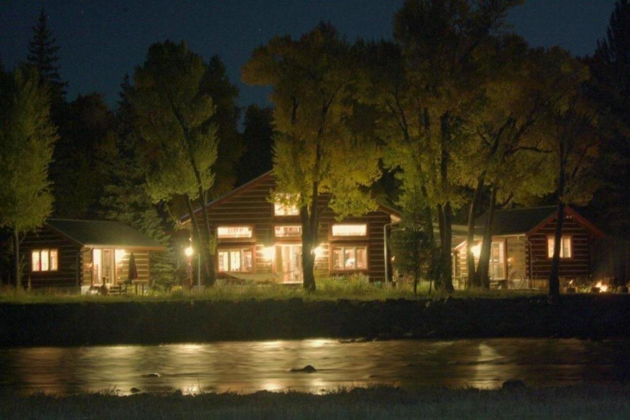 Riverside Meadows Cabins view 2