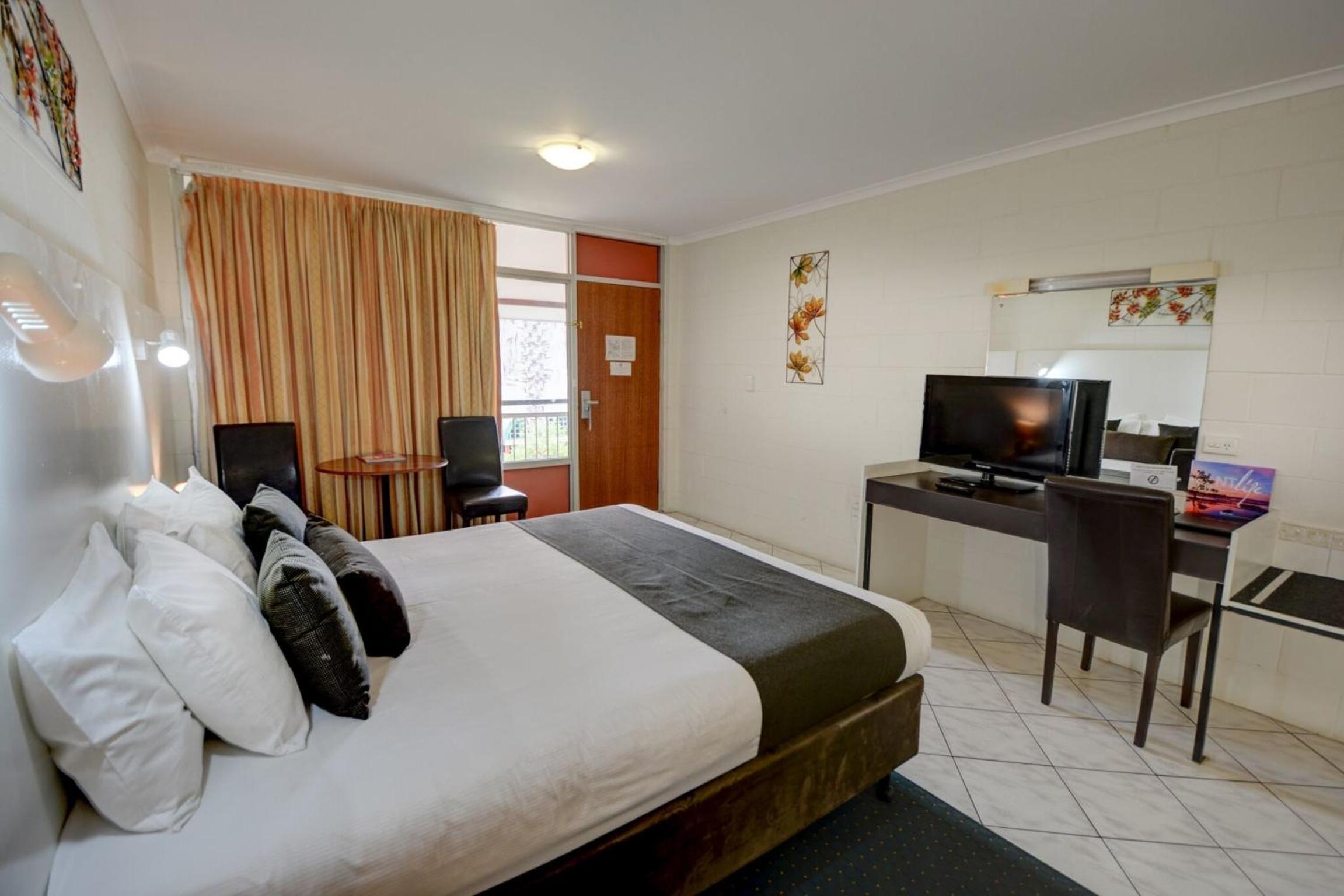 Elkira Court Motel view 3
