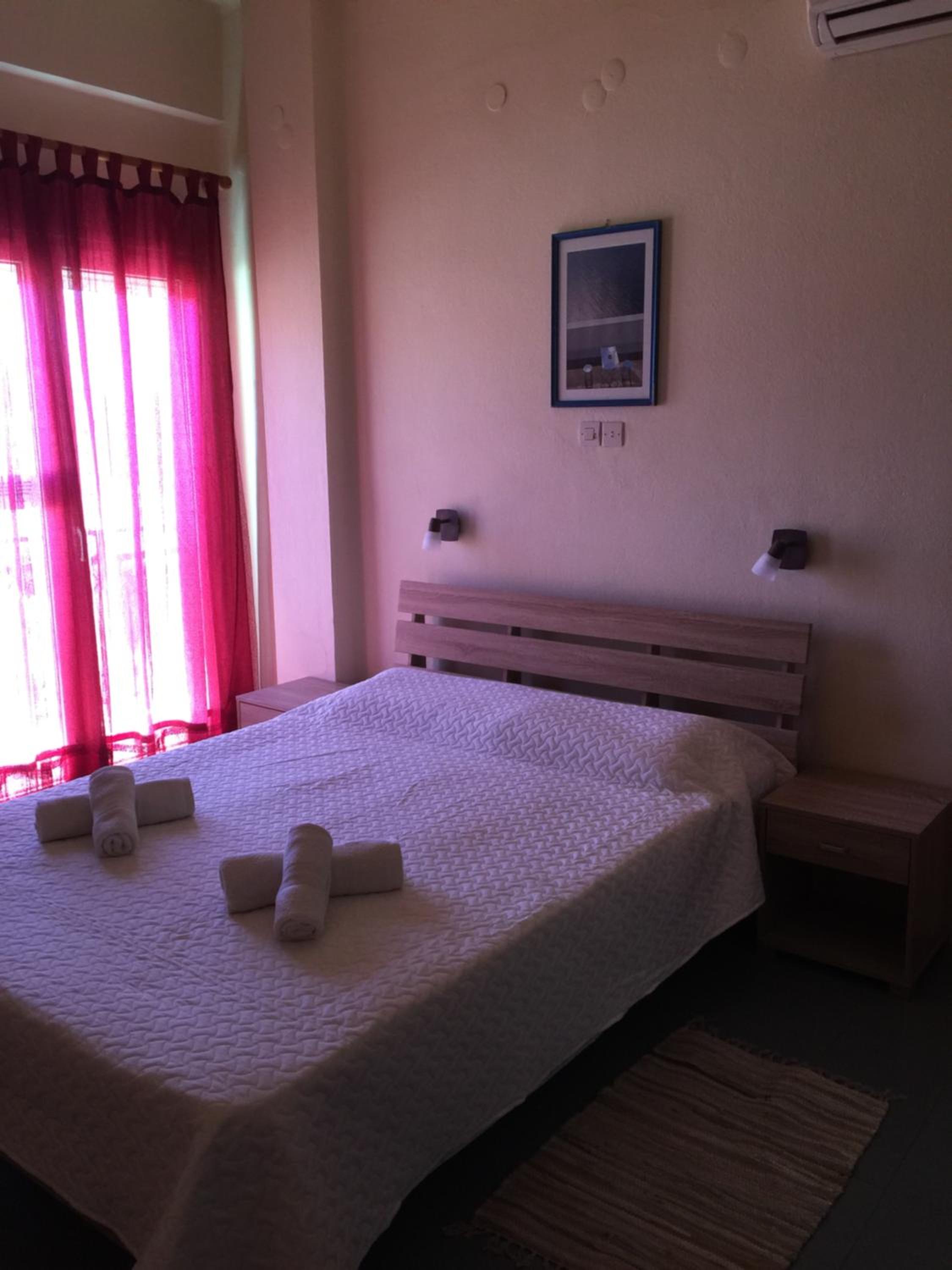 Platanos Rooms