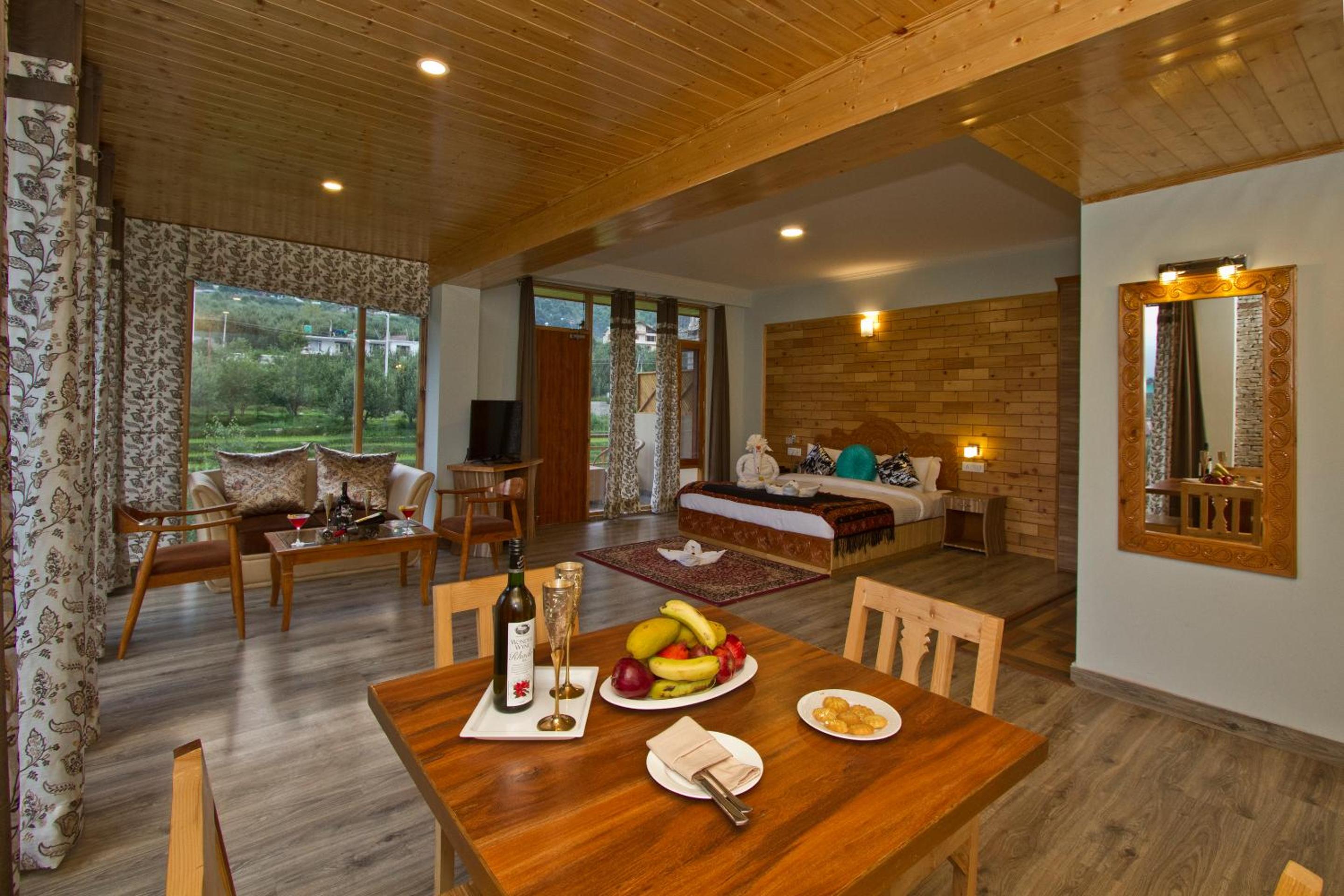Snow Flakes Resort And Spa Centrally Heated Luxury Resort