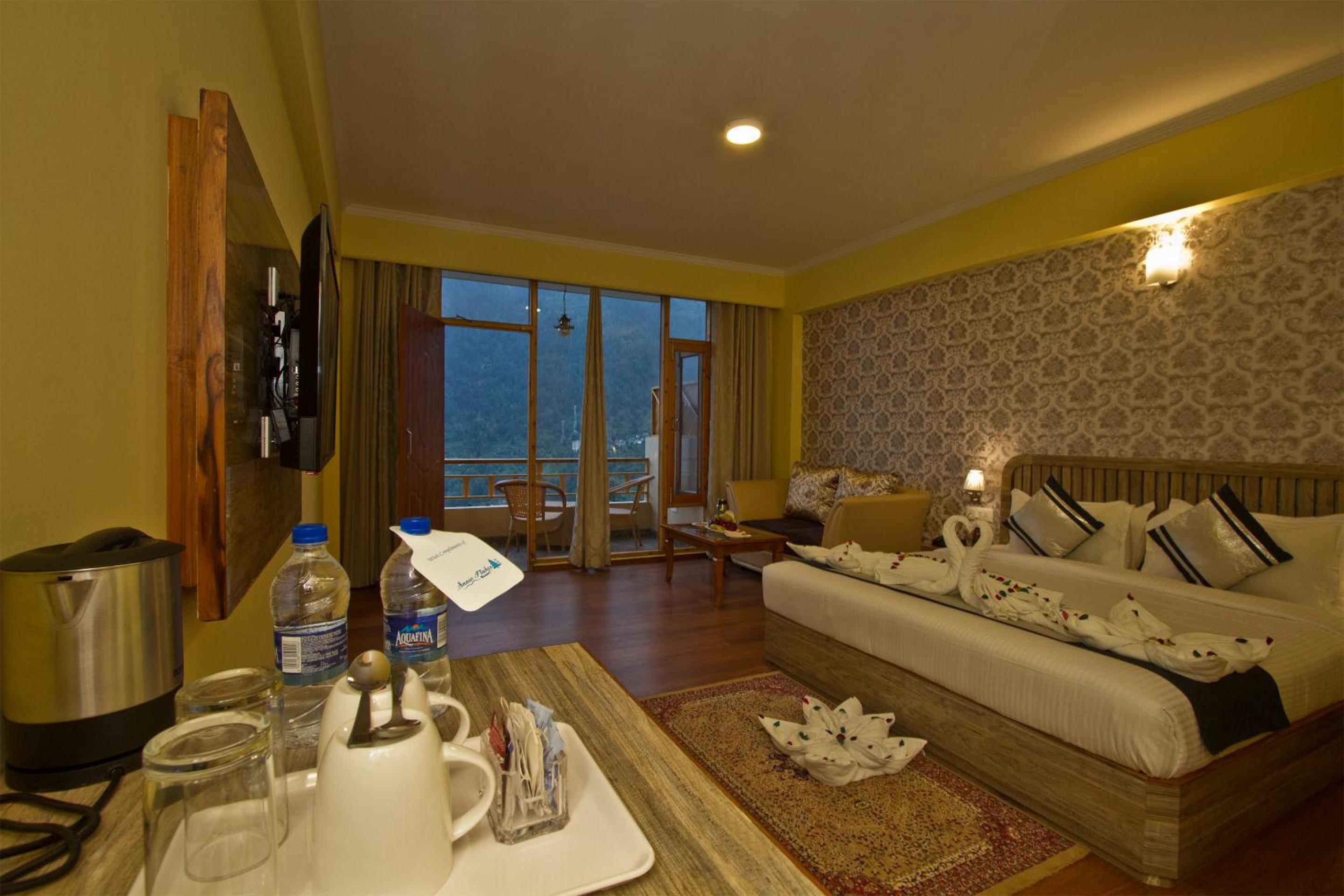 Snow Flakes Resort And Spa Centrally Heated Luxury Resort