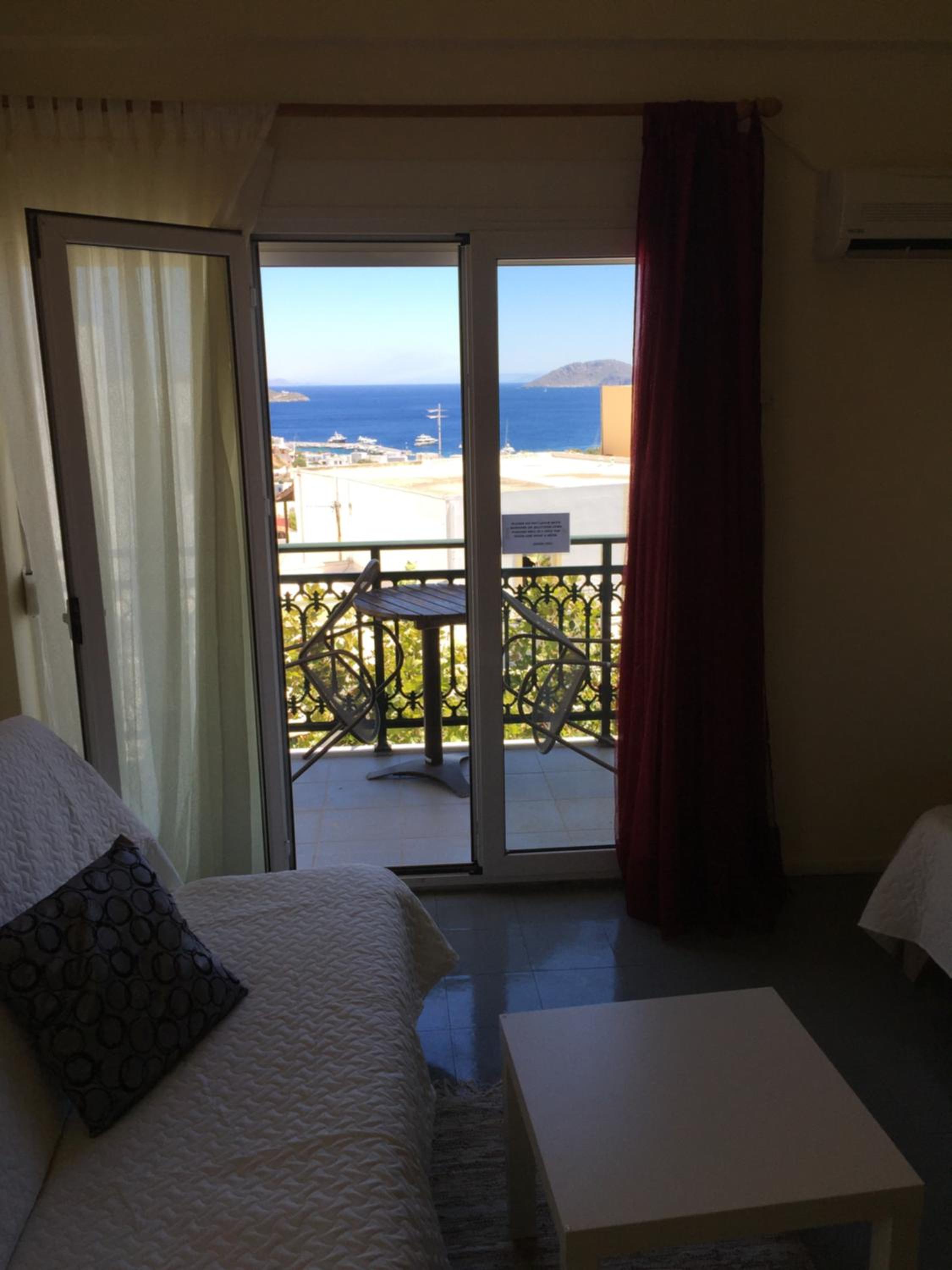 Platanos Rooms