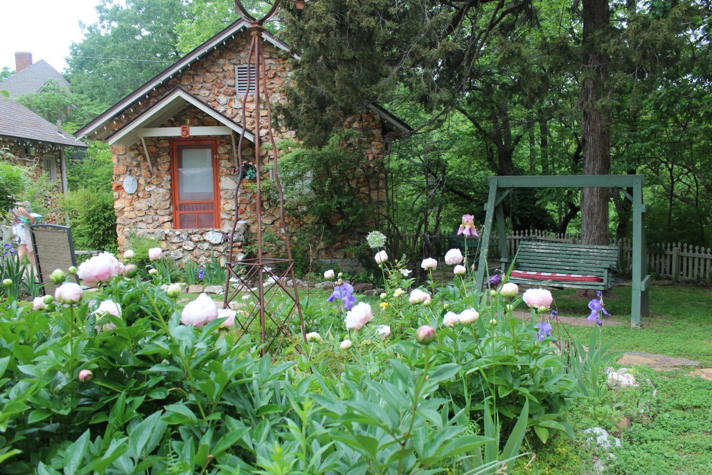 Rock Cottage Gardens B&B