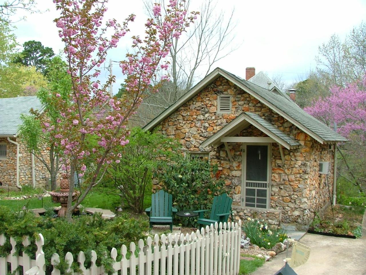 Rock Cottage Gardens B&B