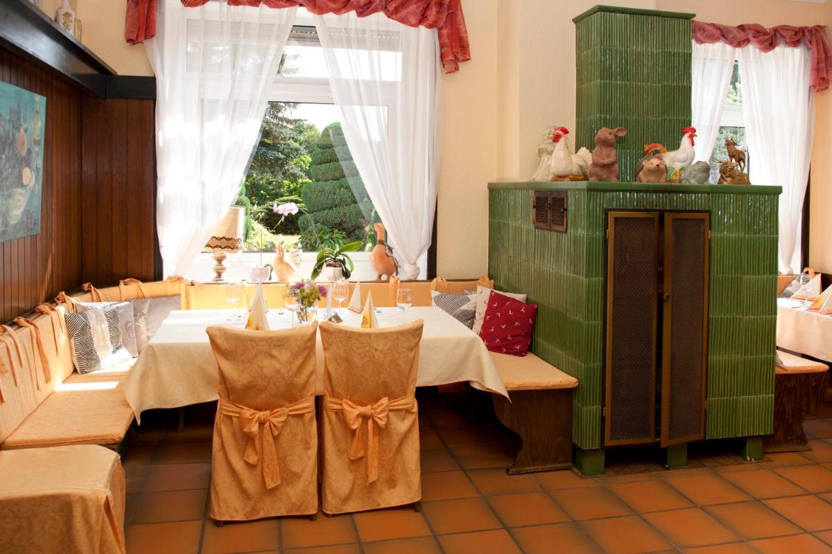 restaurant