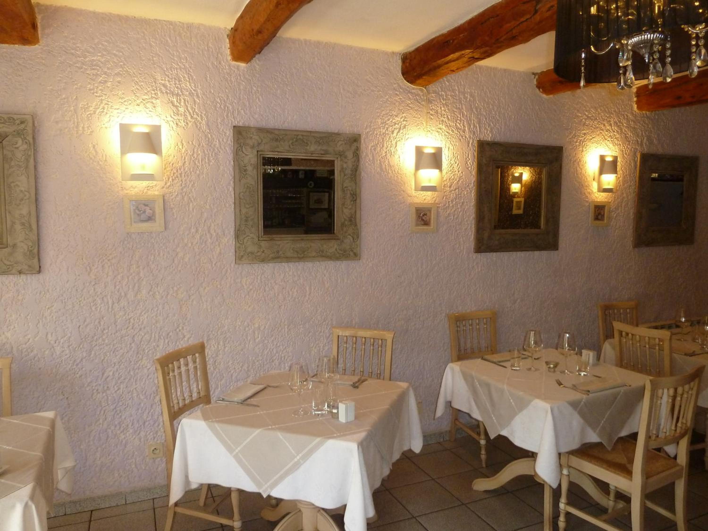 Logis Hôtel La Farigoule view 3