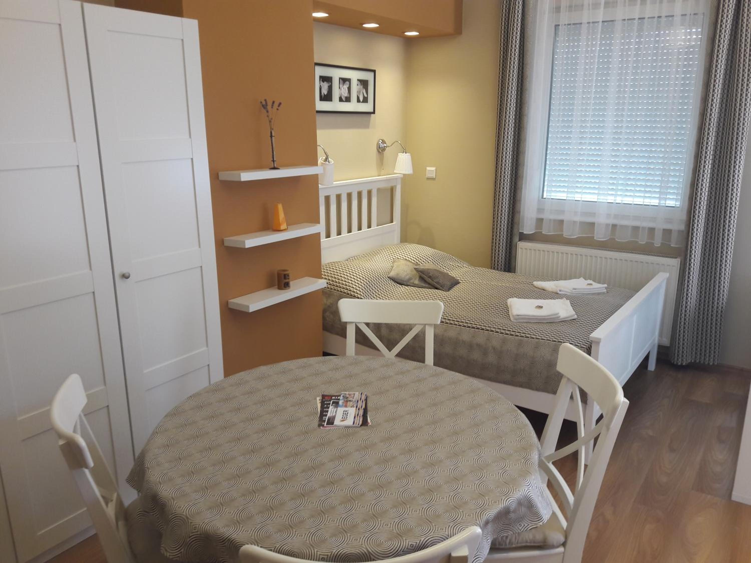Orchidea Apartman Eger - Image 4