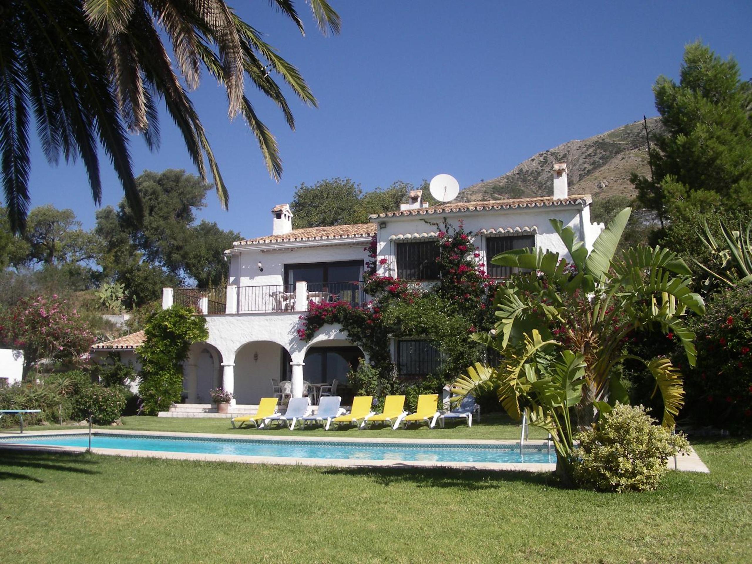 Hotel Villa El Capricho - Image 1