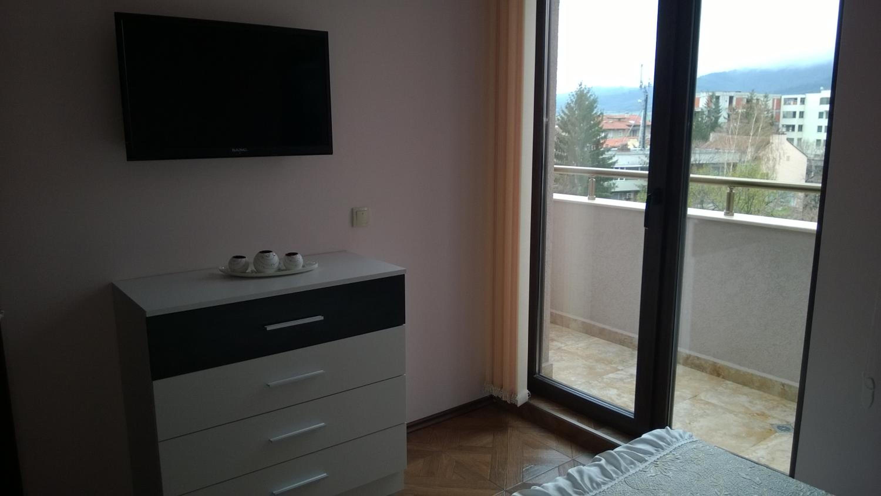 Apartment Ira