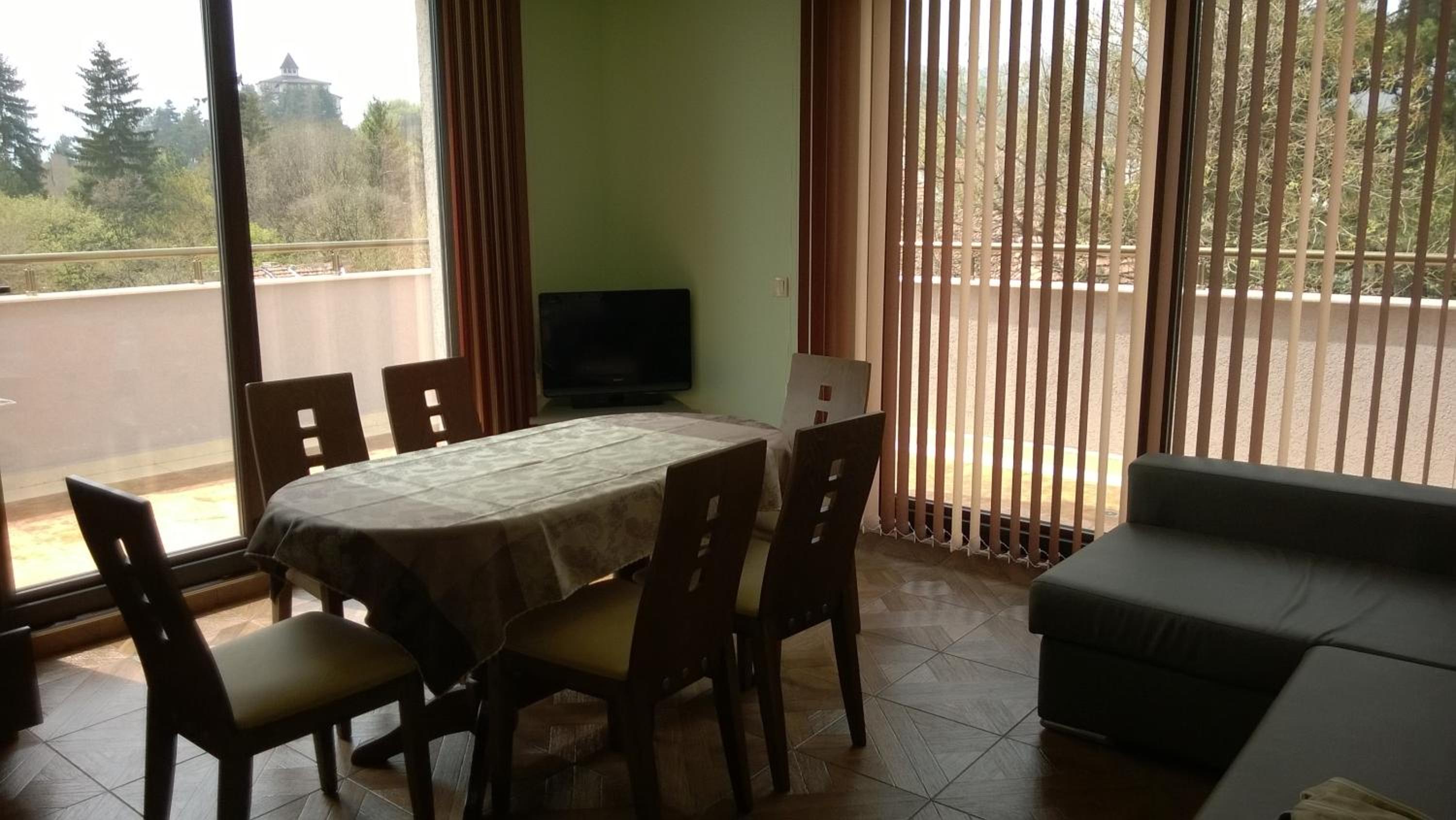 Apartment Ira