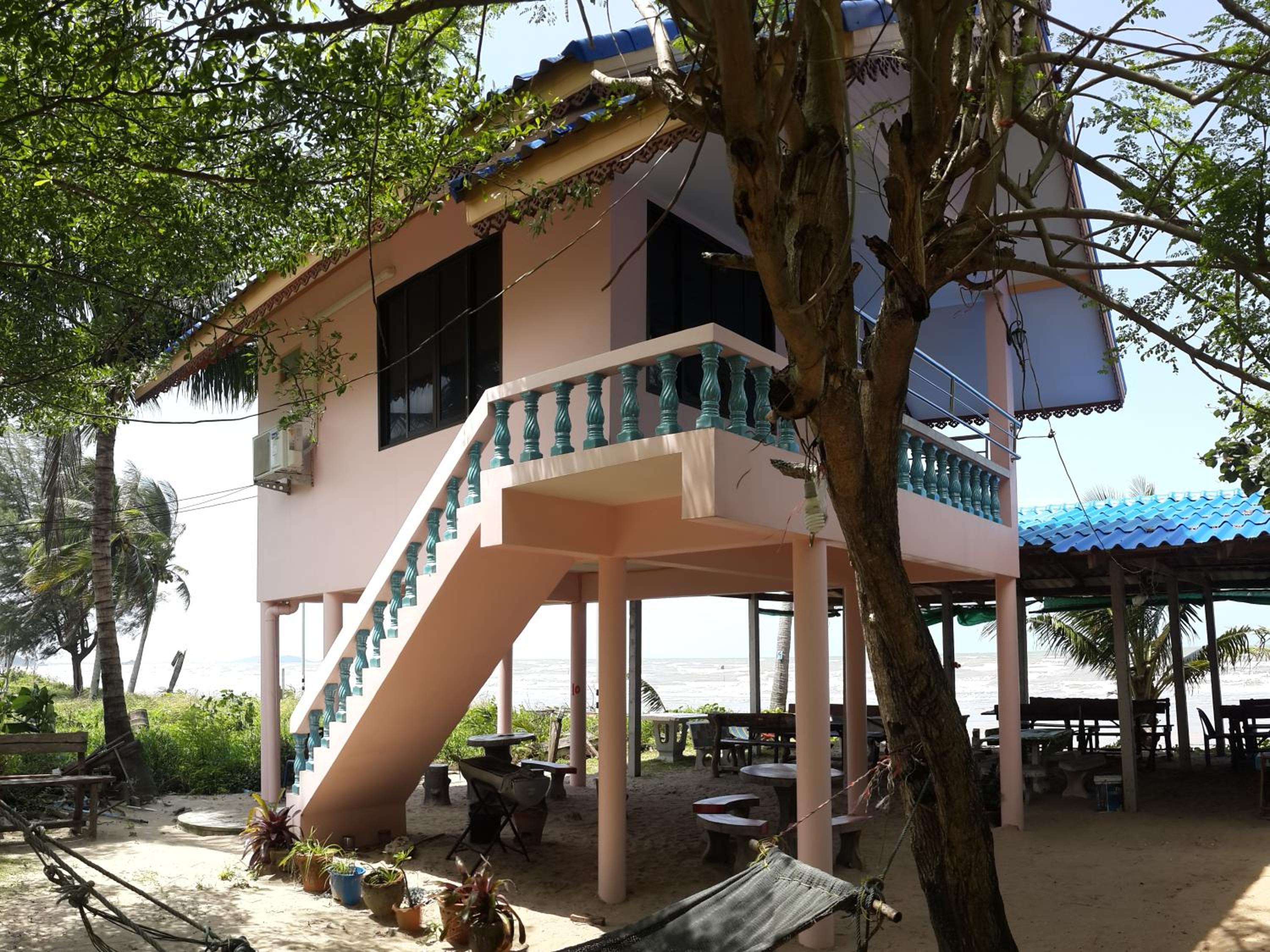 Chaiwat Resort