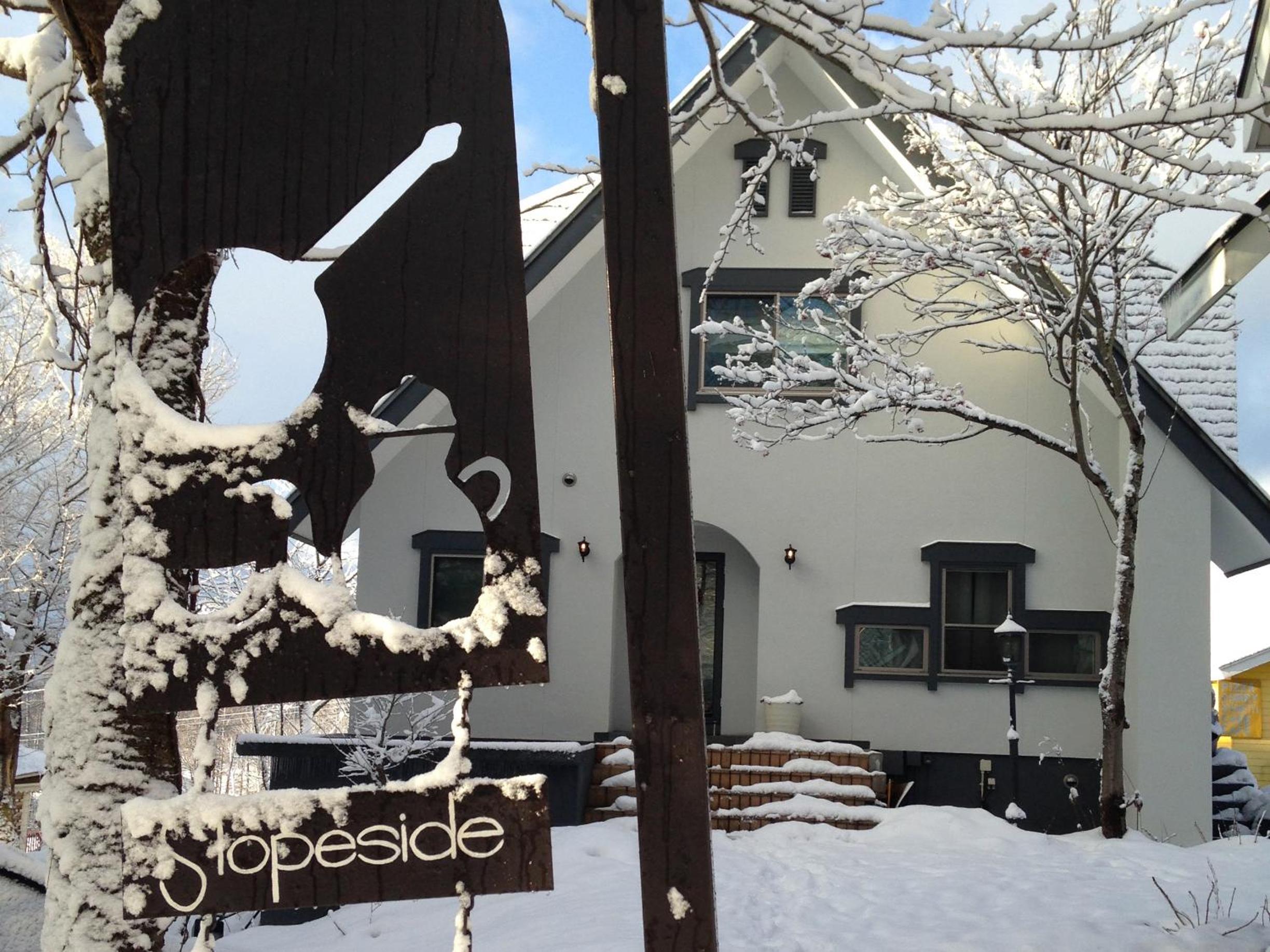 Hakuba Slopeside Chalet
