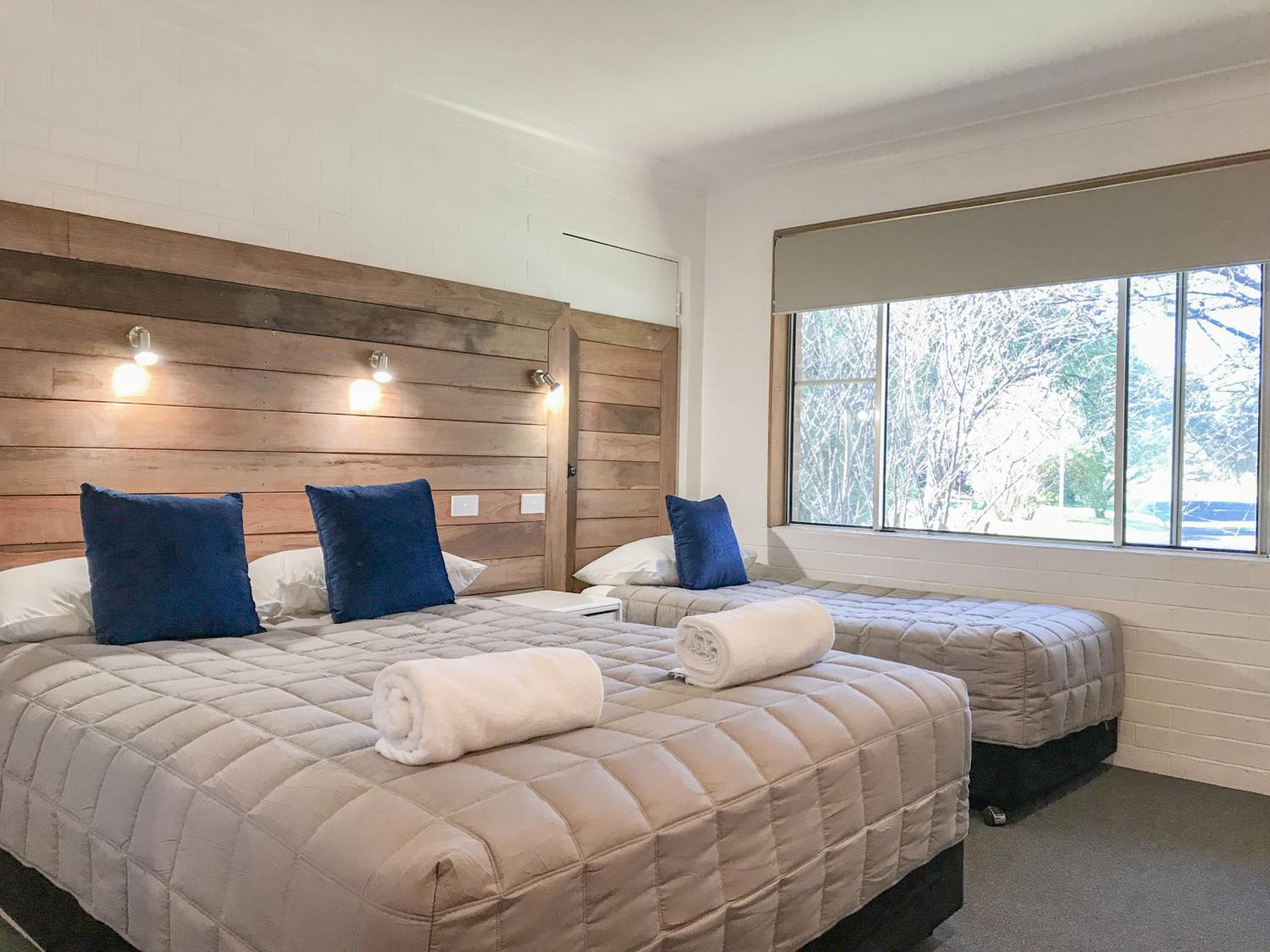 Pleasant Way River Lodge