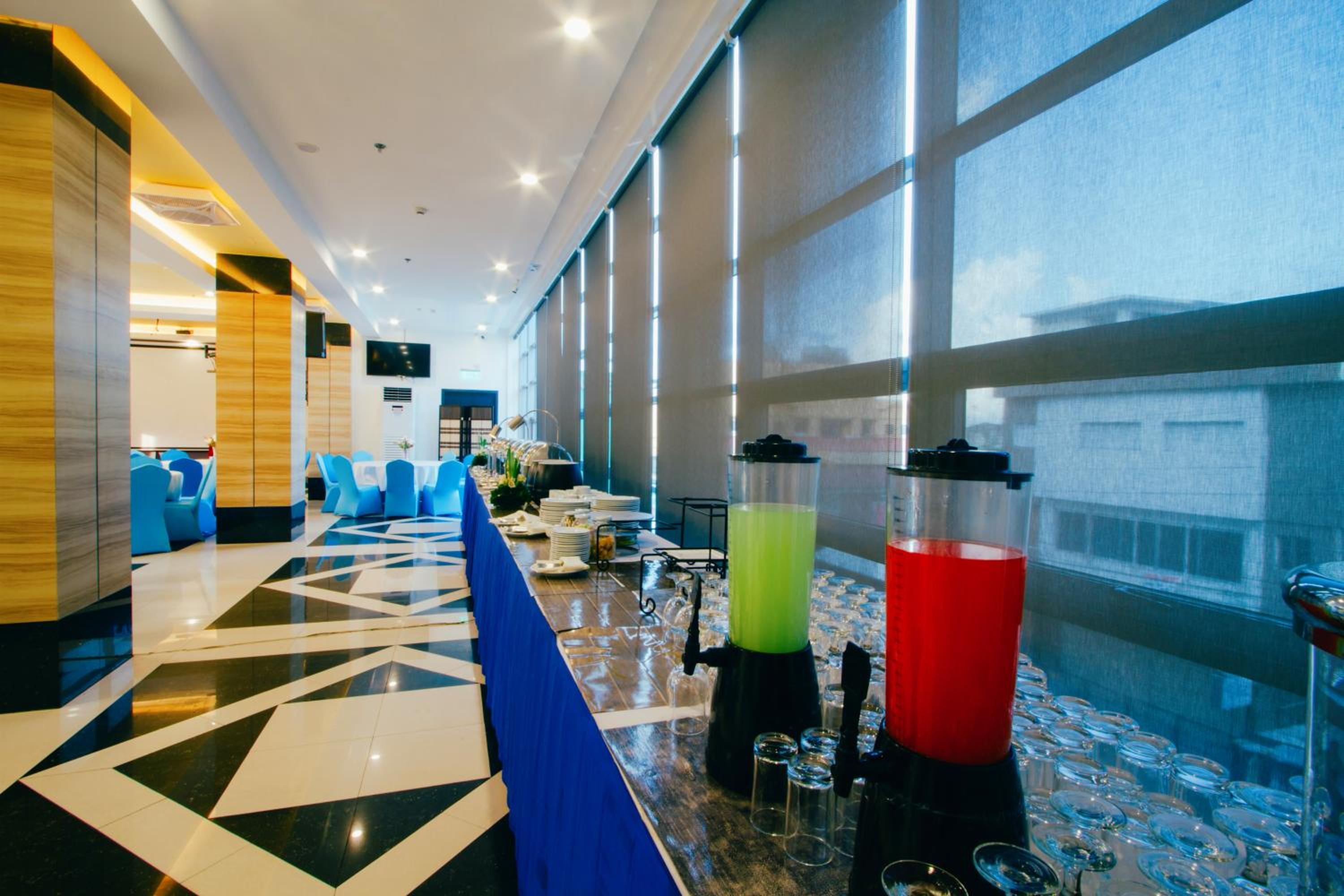 Facade Hotel