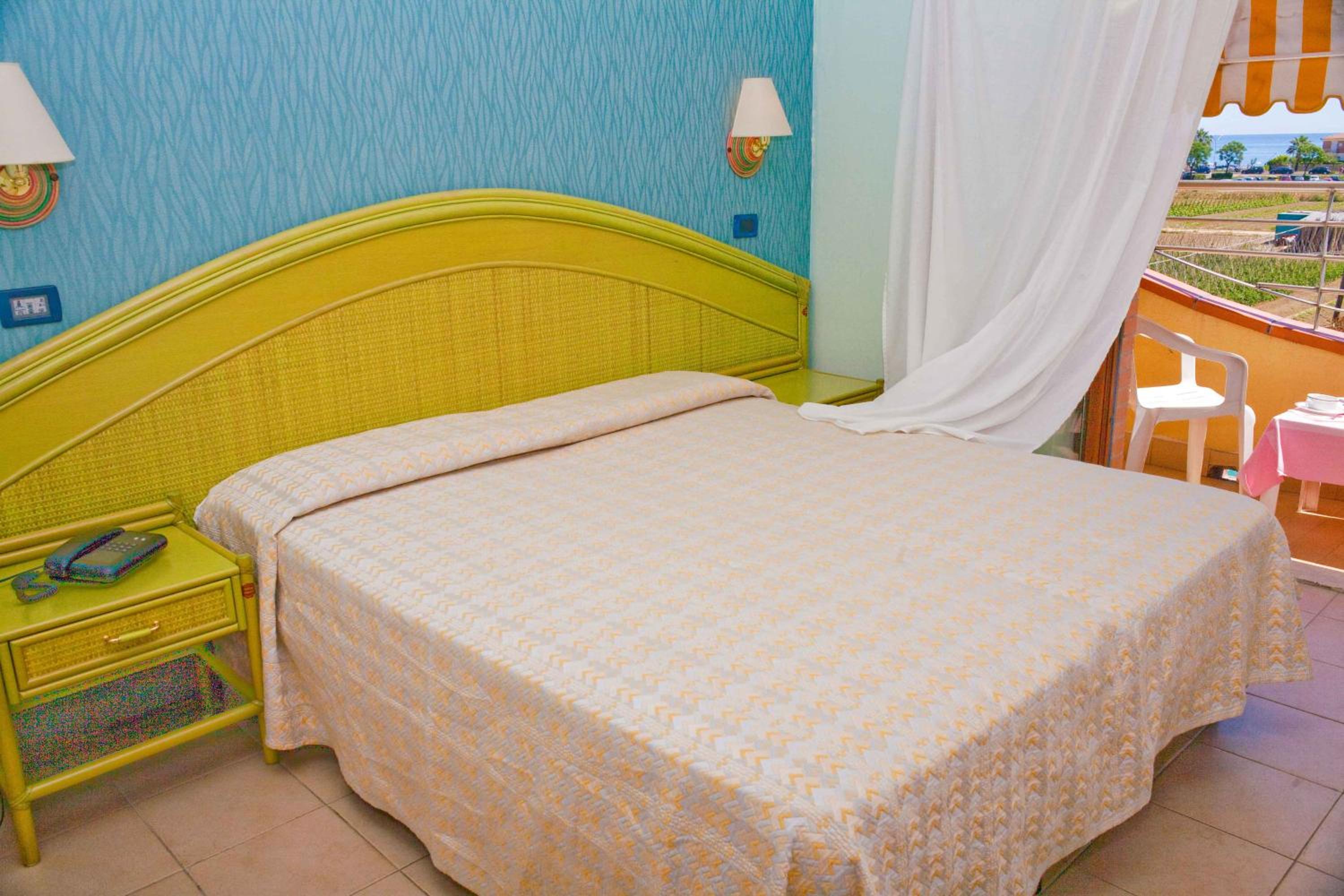 Hotel Rivadoro-Spiaggia ombrellone e lettini-Piscina-Parcheggio