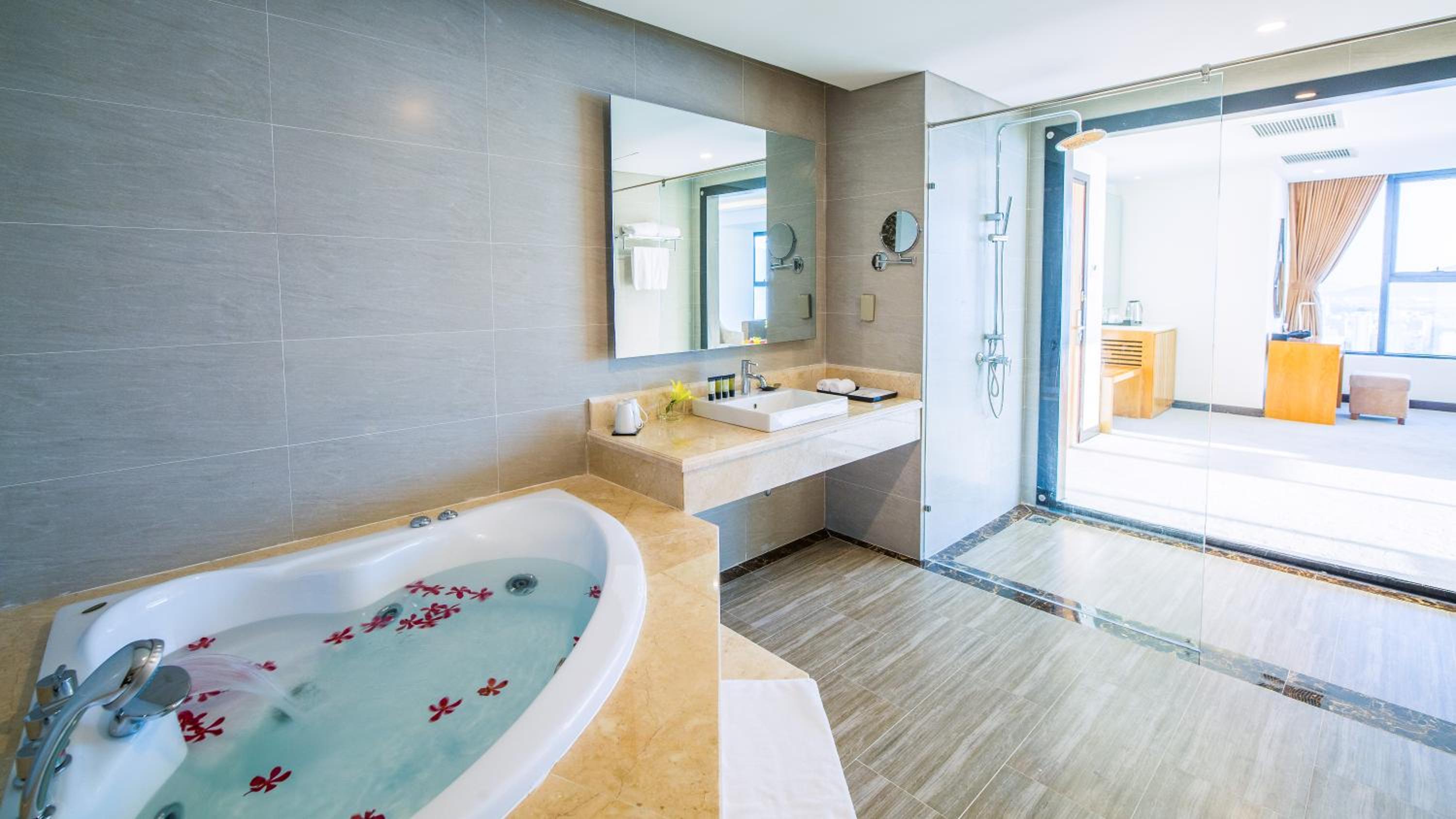 Muong Thanh Luxury Da Nang Hotel 72