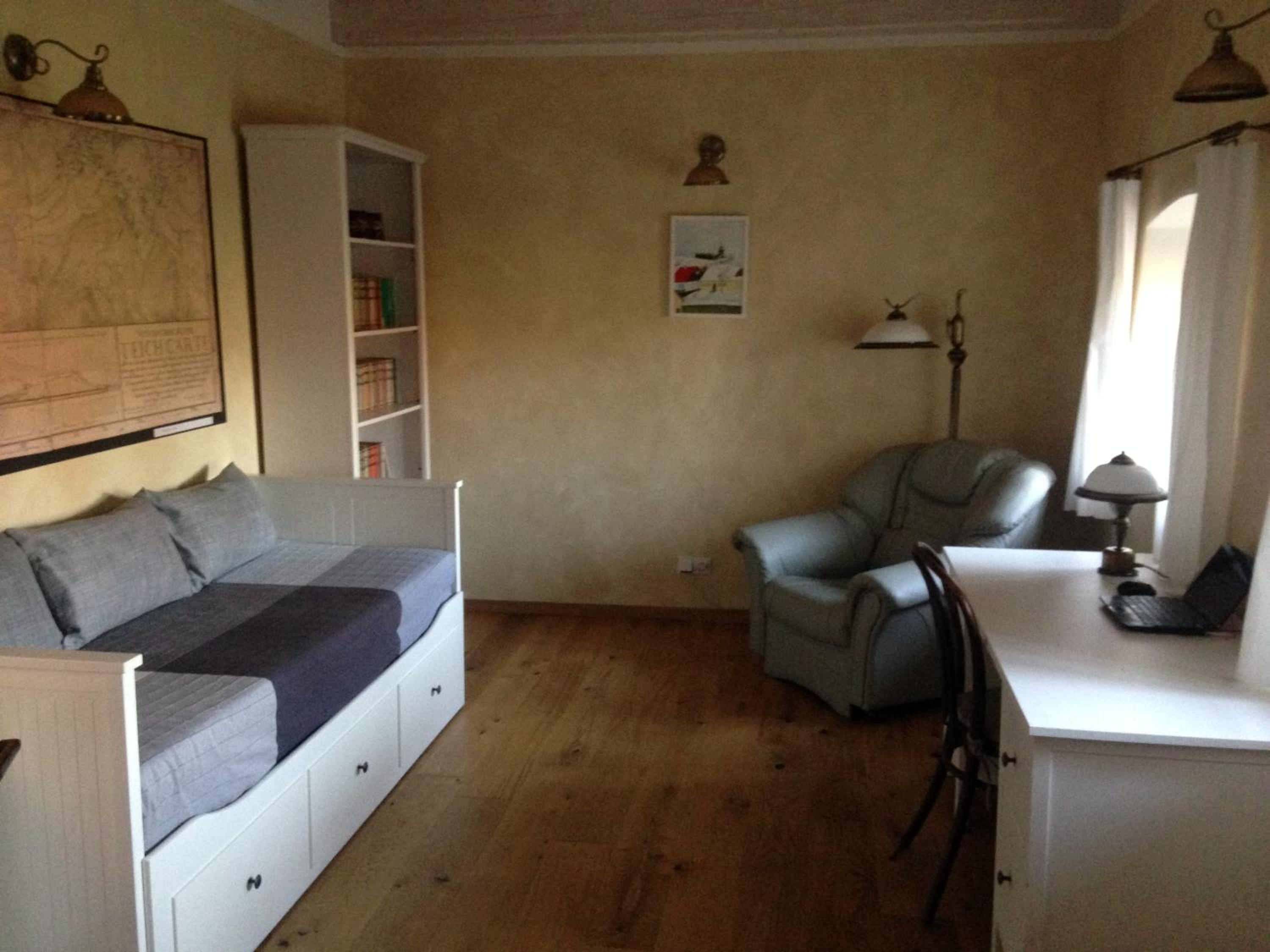 Photo 9