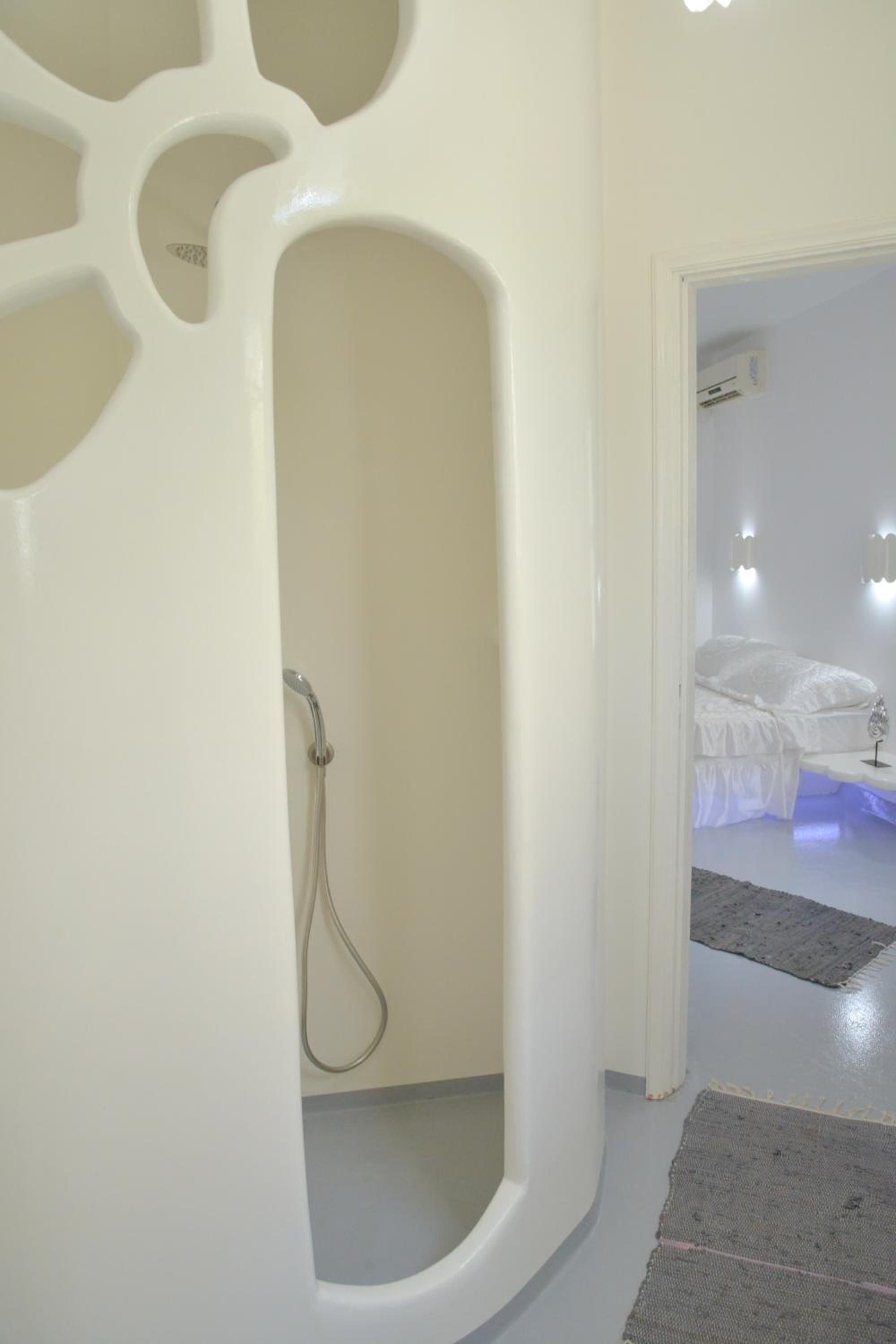 Moschoula Studios en Adamas — bathroom