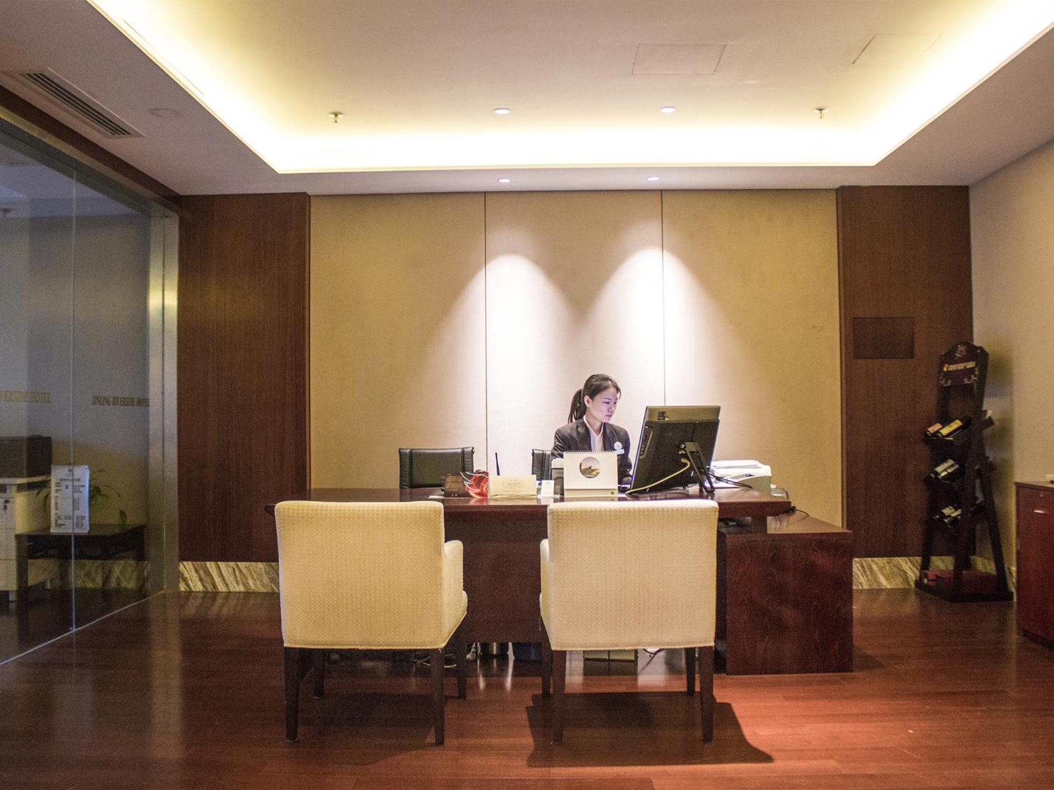 Jinling Riverside Hotel