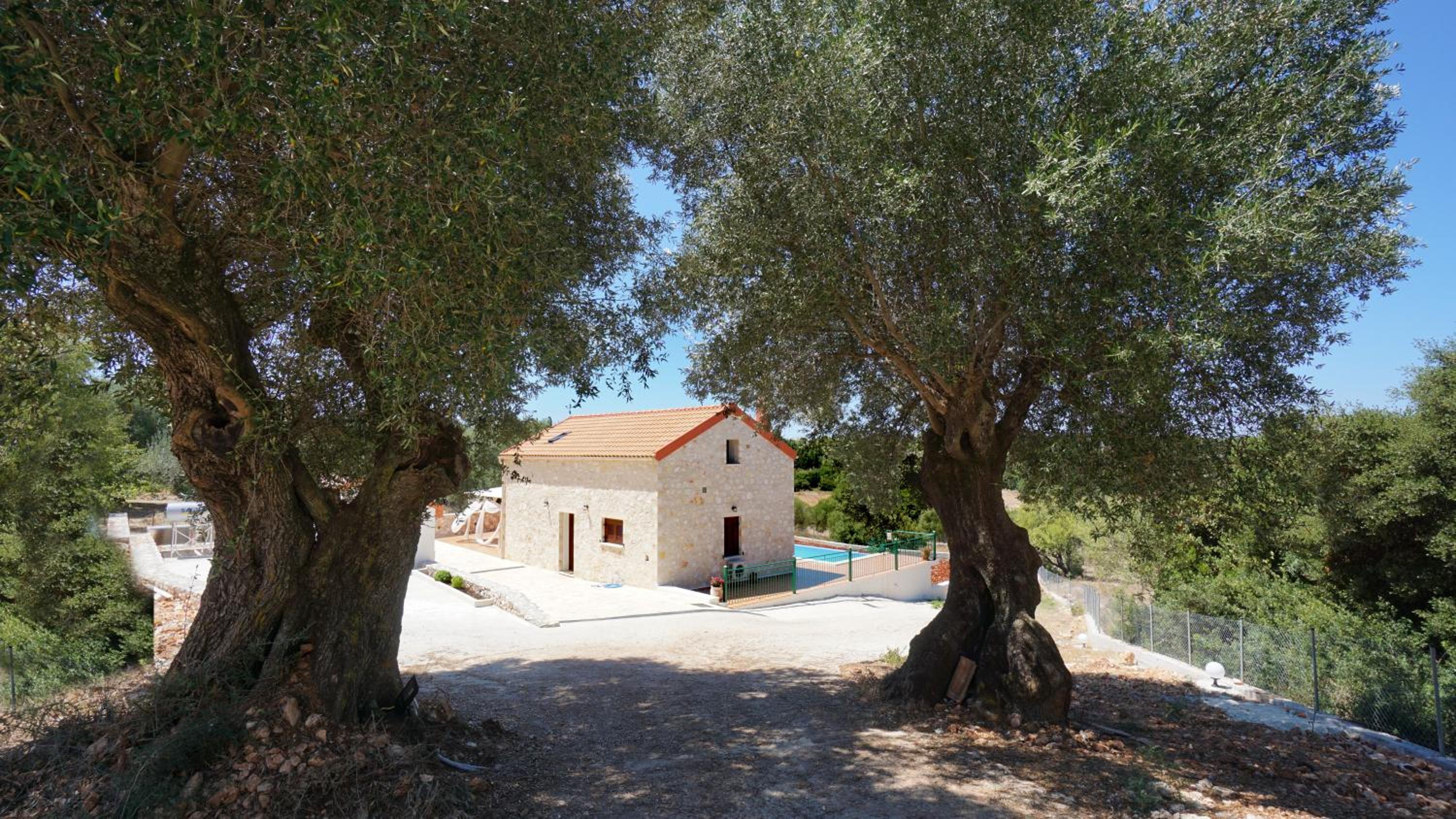 Hotel Villa Antikleia - Image 1