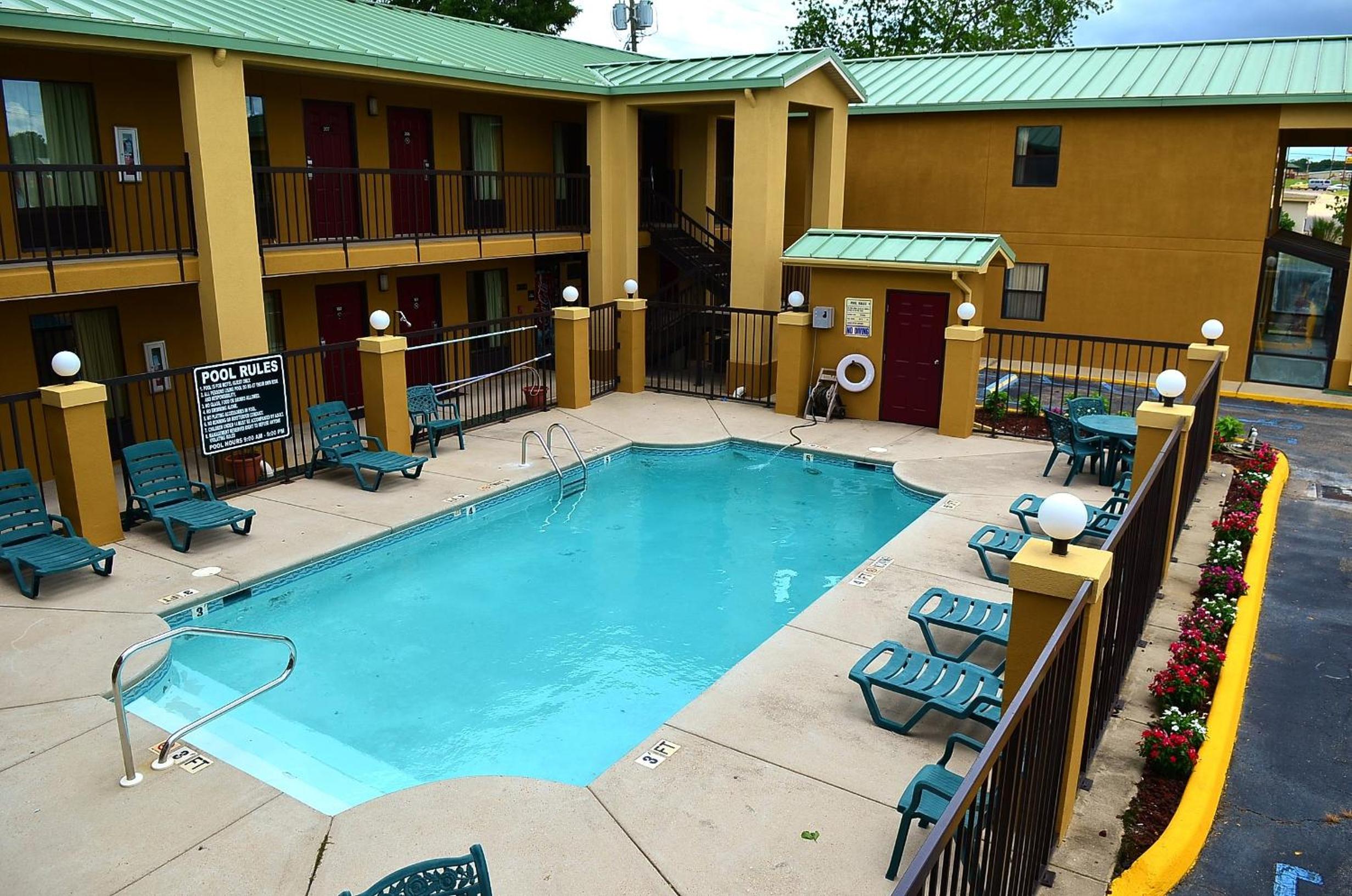 Executive Inn Opp