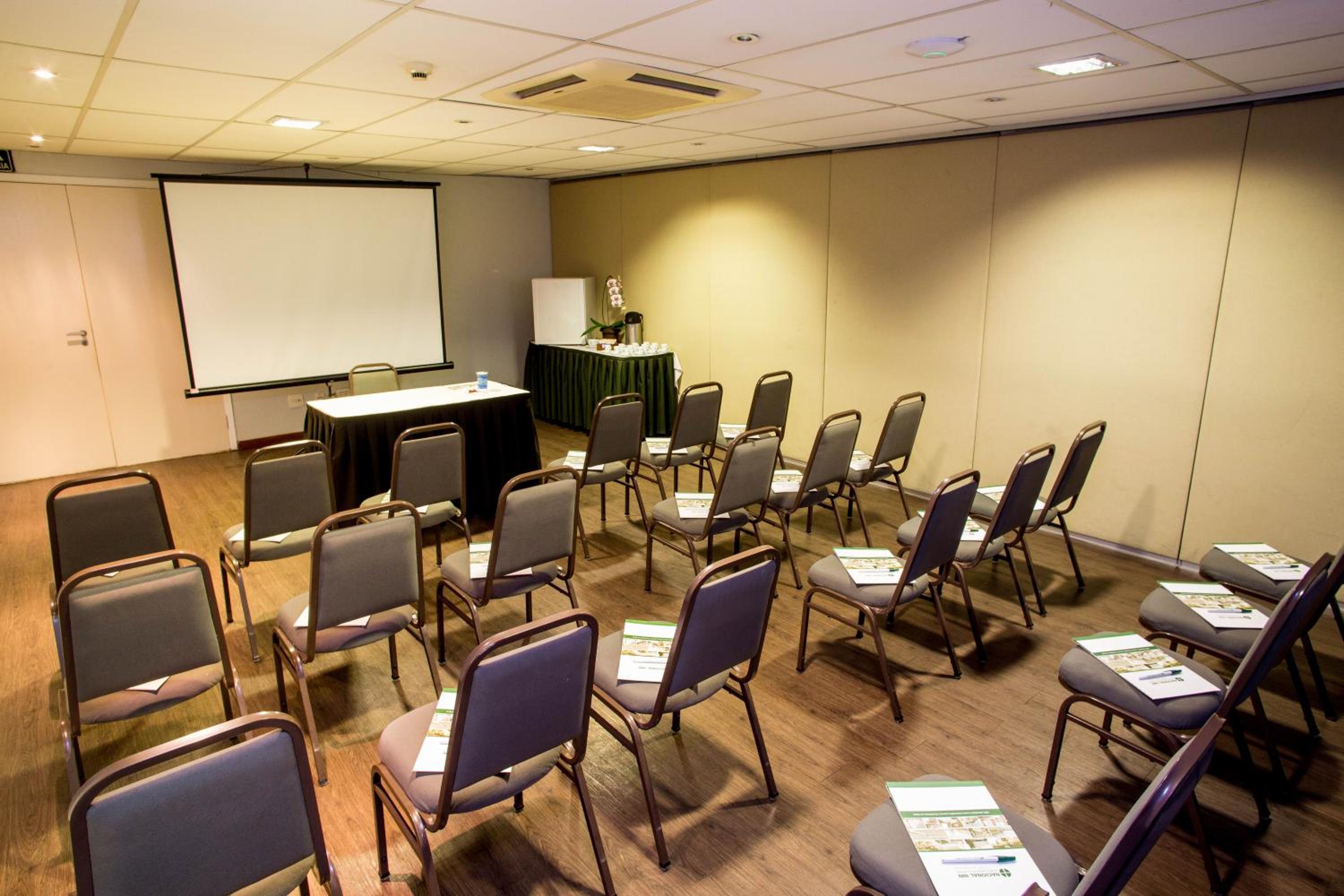 Campinas Vacations - Hotel Golden Park Campinas Viracopos - Property Image 1