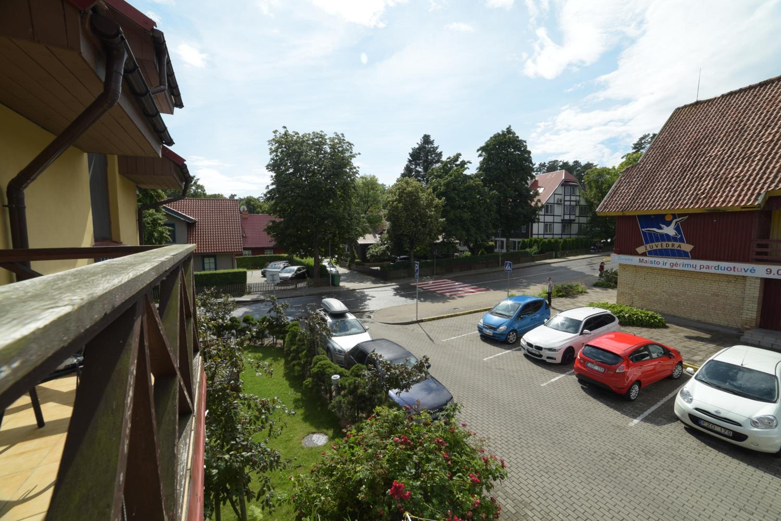 Photo 12