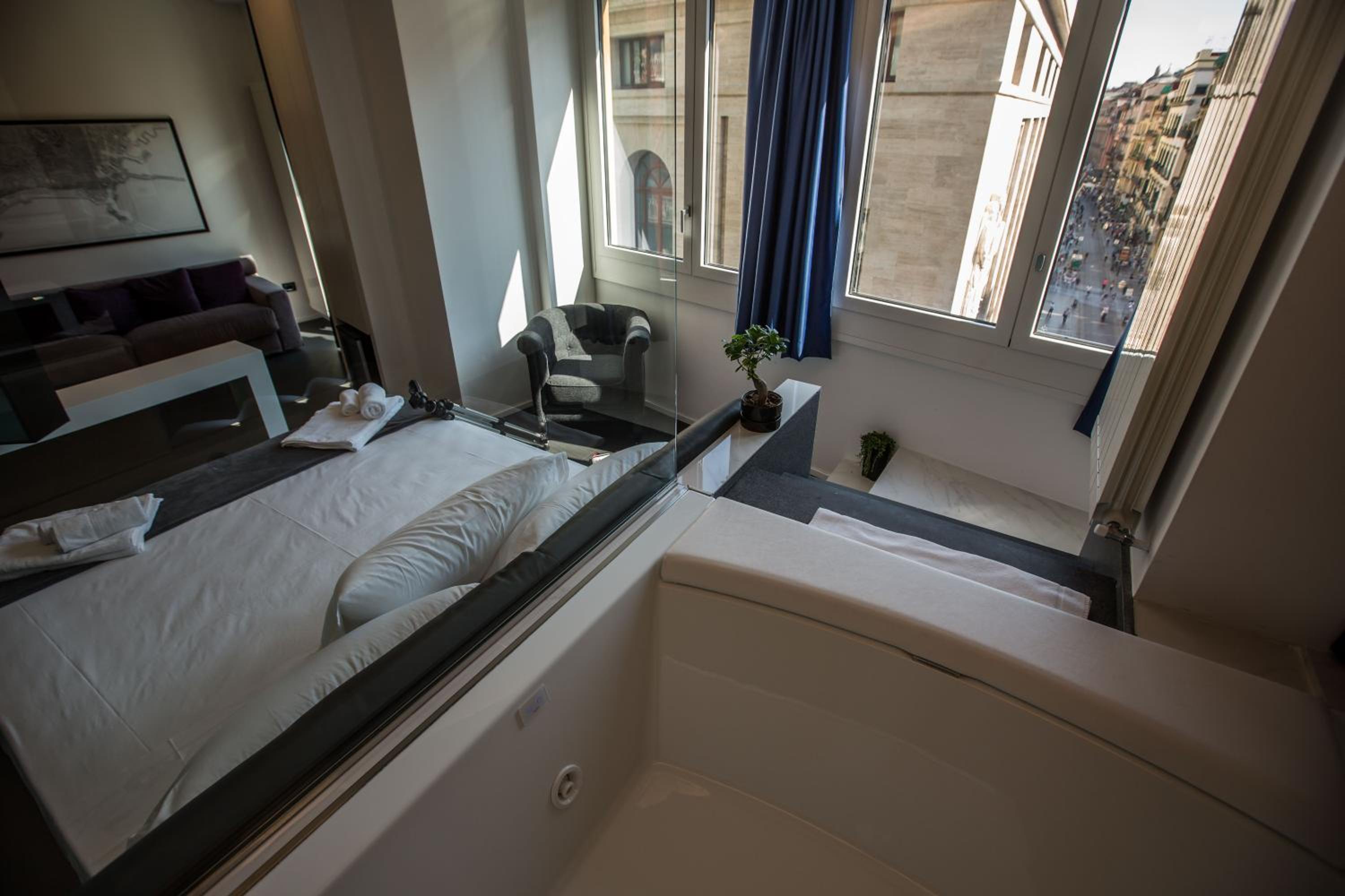 The Boutique Napoli Suite
