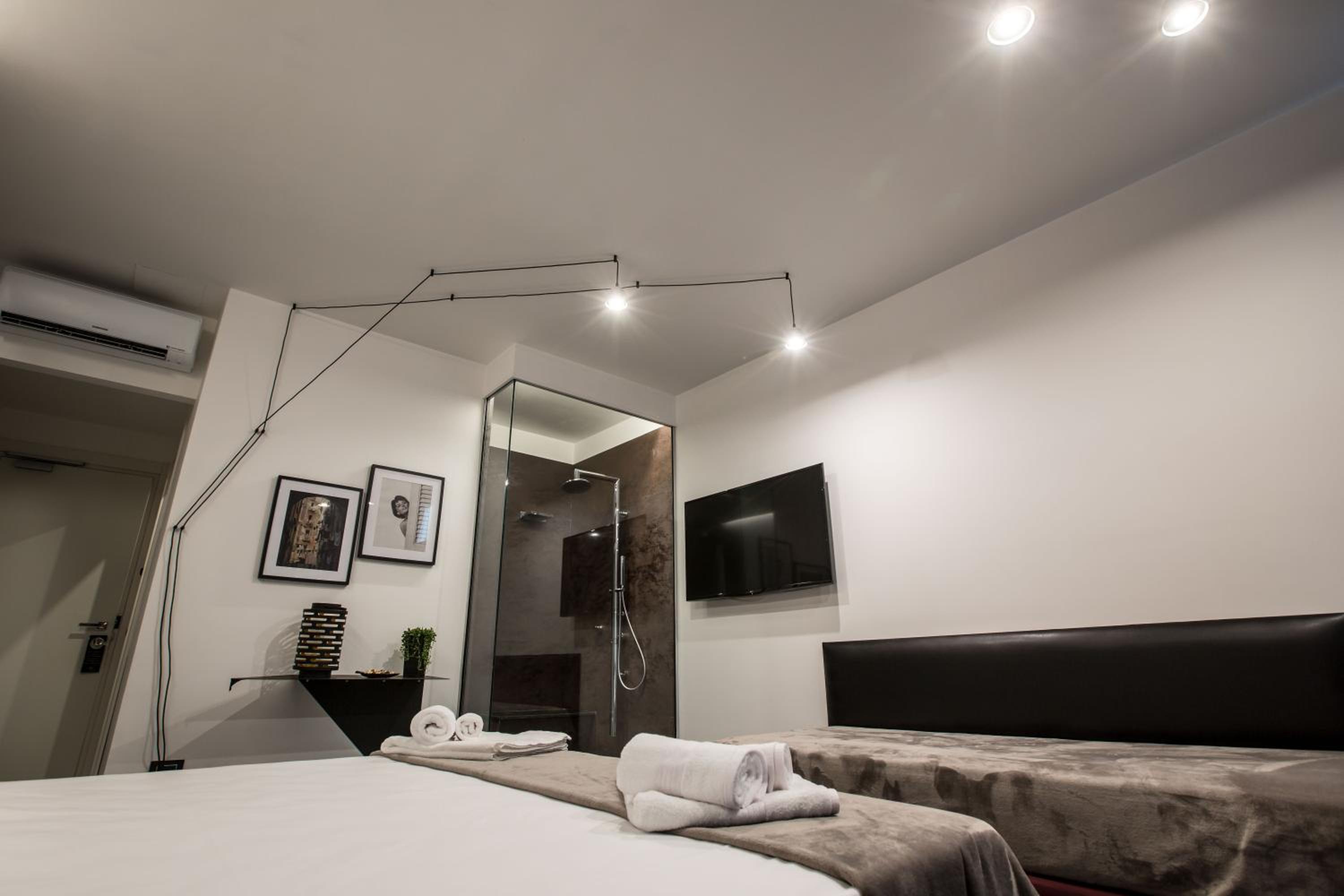 The Boutique Napoli Suite