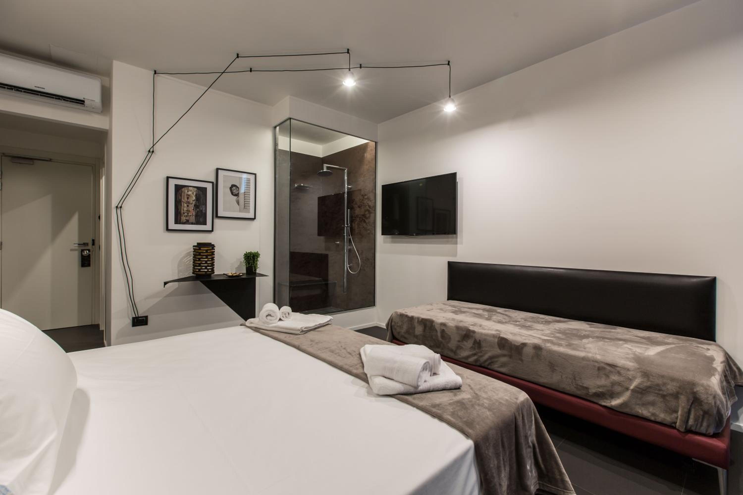 The Boutique Napoli Suite