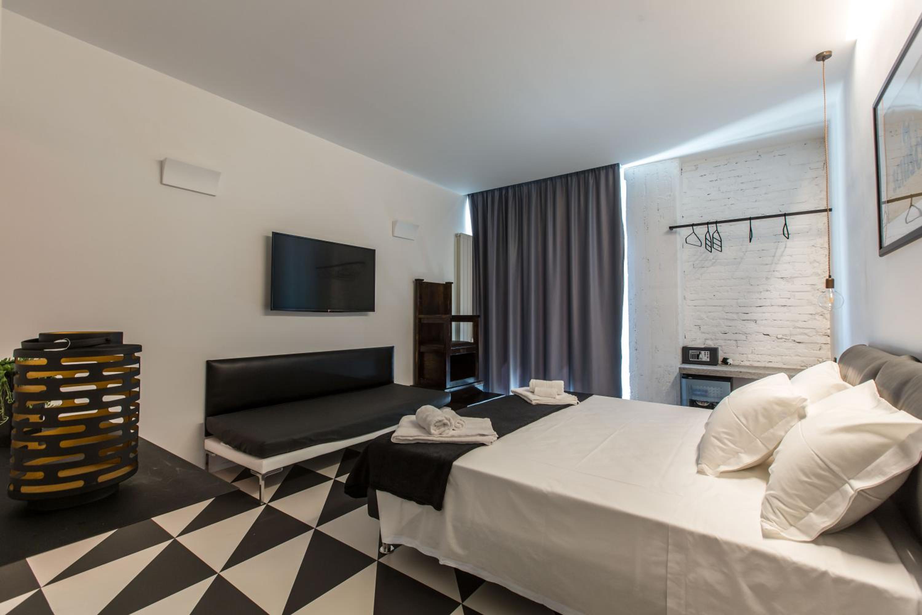 The Boutique Napoli Suite