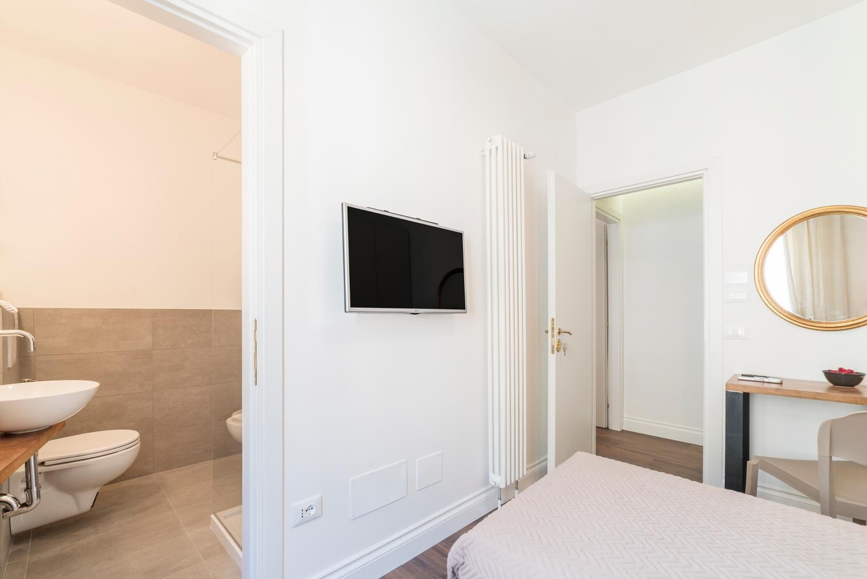 Guest Roma House