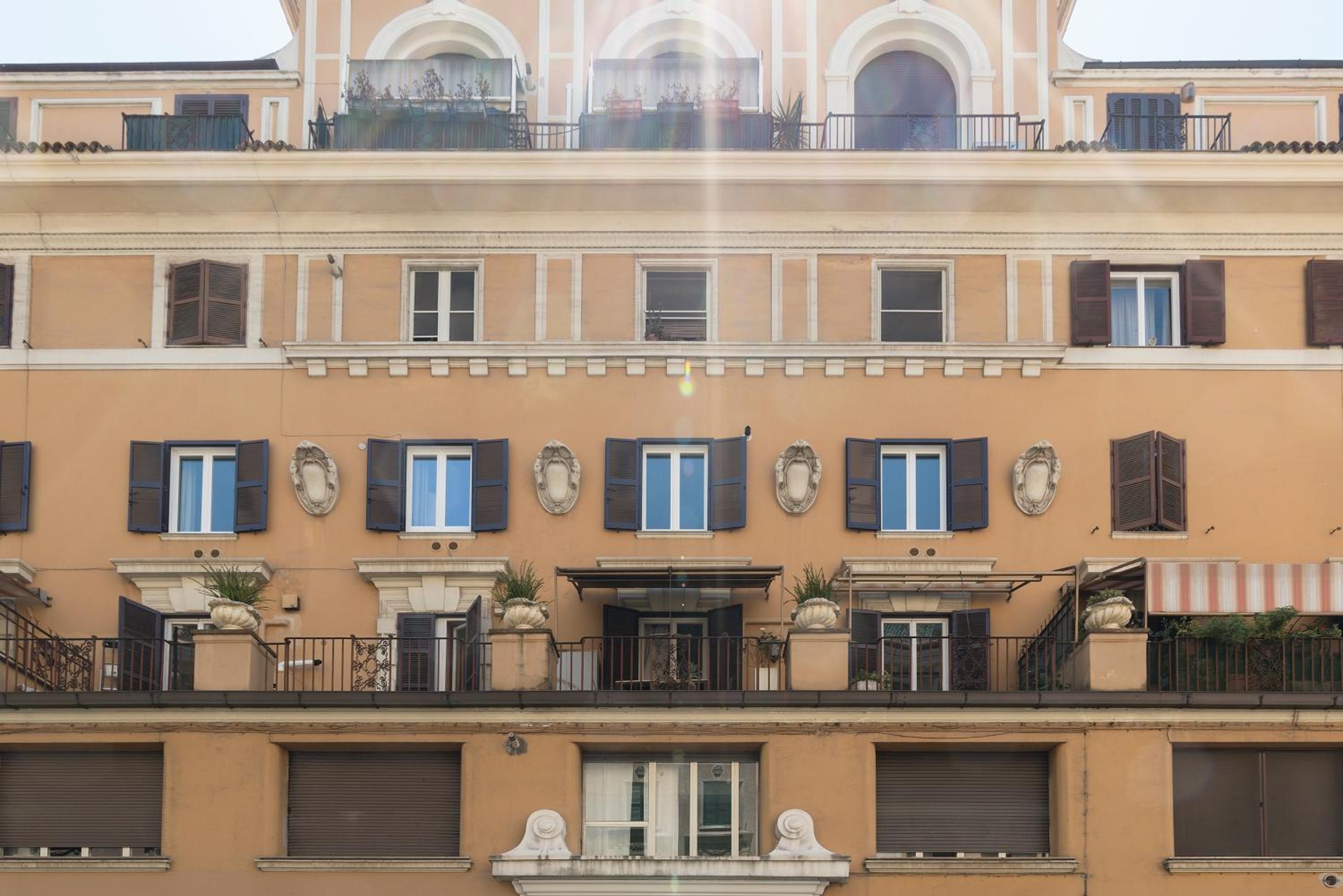 Guest Roma House