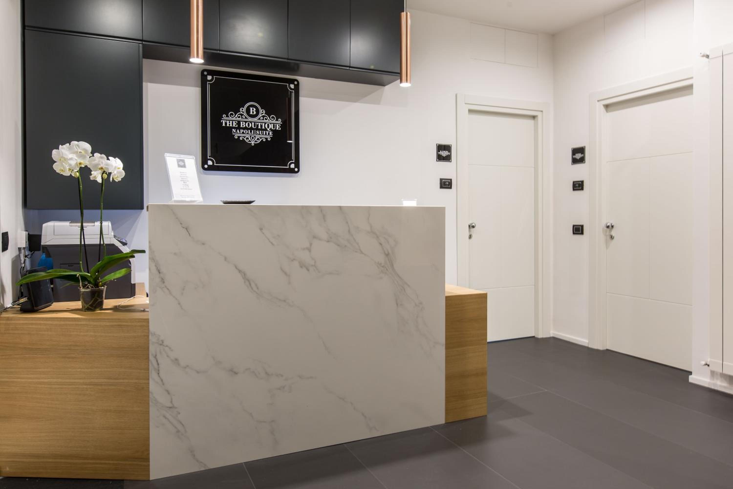 The Boutique Napoli Suite