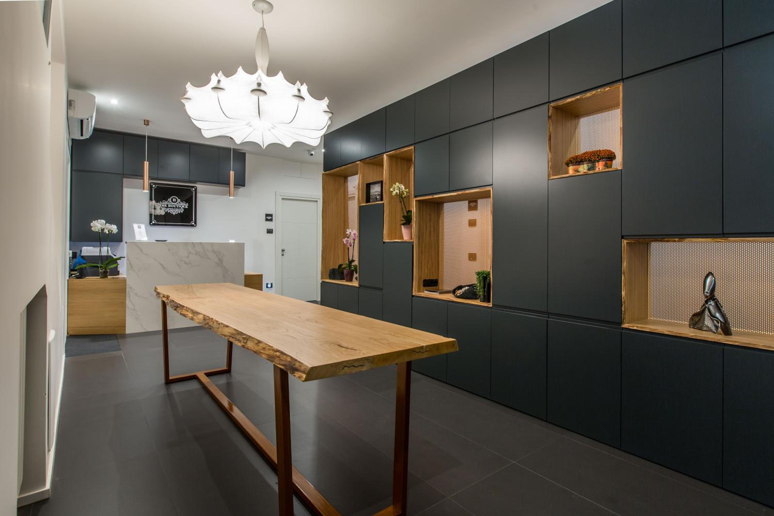 The Boutique Napoli Suite