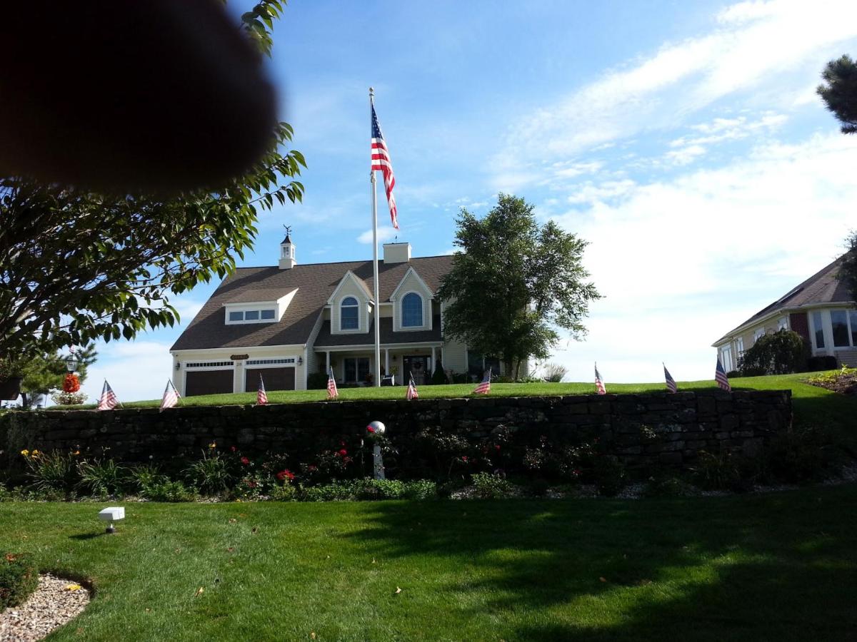 Inn 38 Oak Bluff Circle view 3