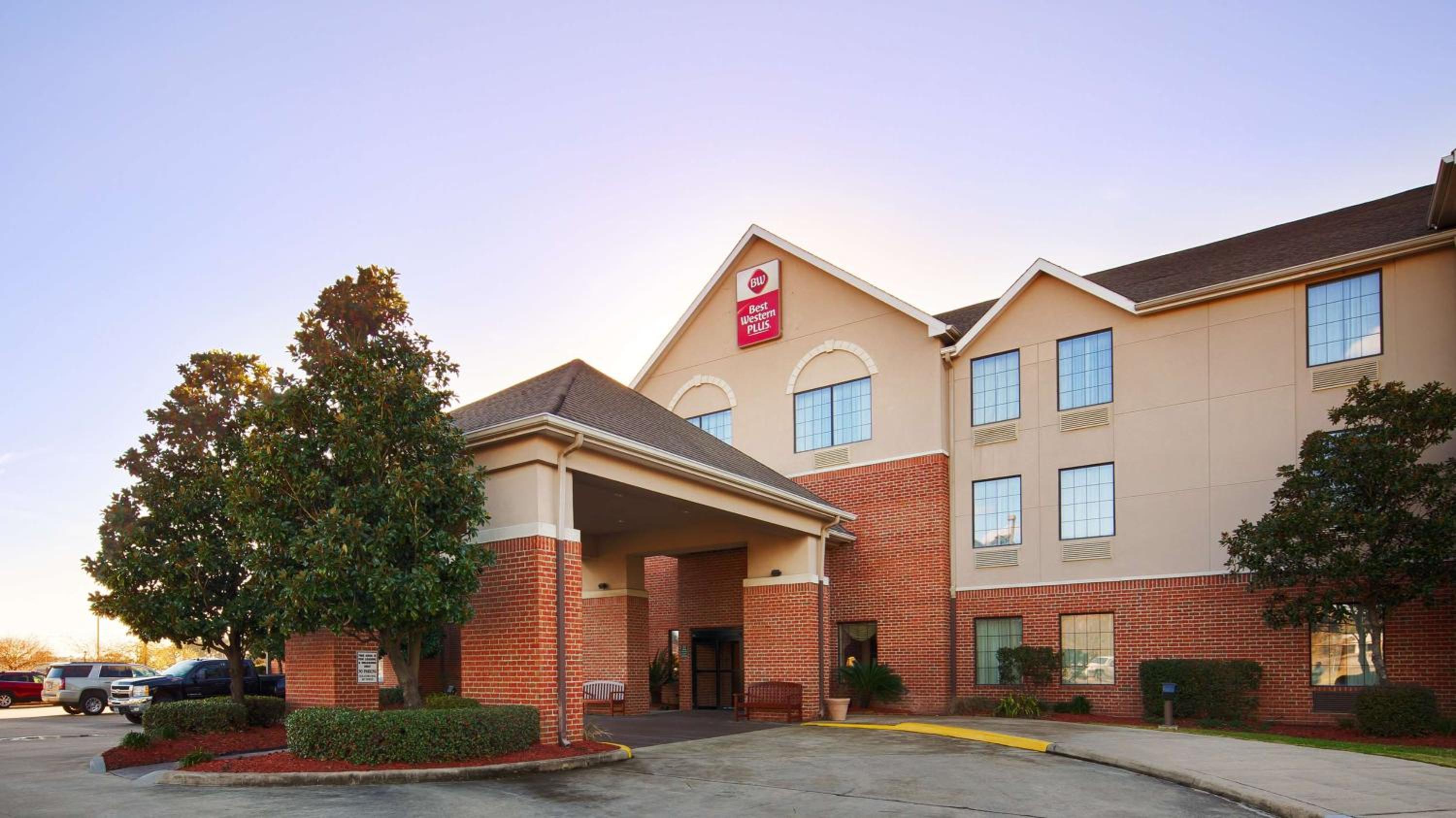 Lake Charles Vacations - Best Western Plus Executive Hotel  Suites - Property Image 1