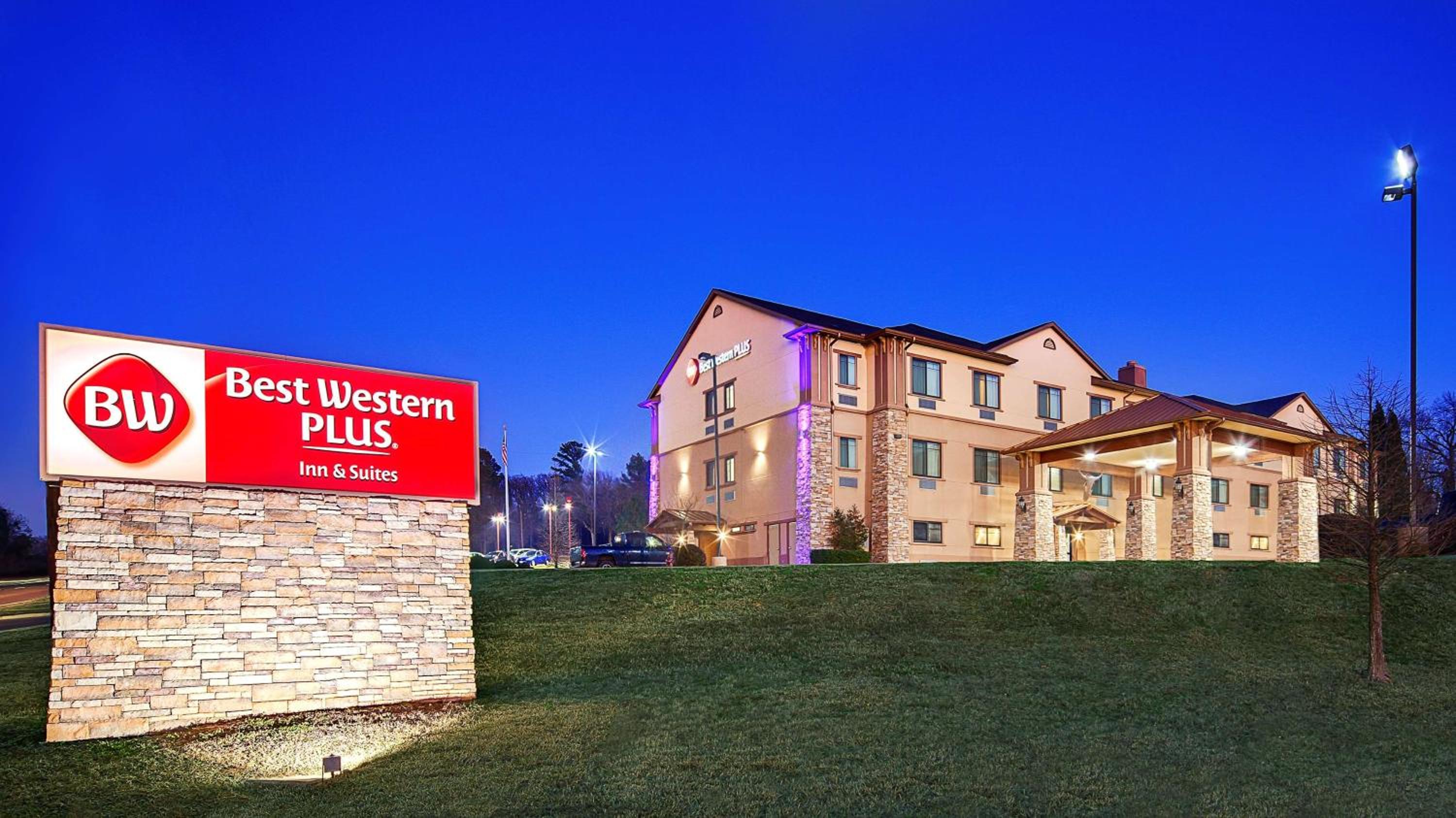 Hotel Best Western Plus Royal Mountain Inn & Suites