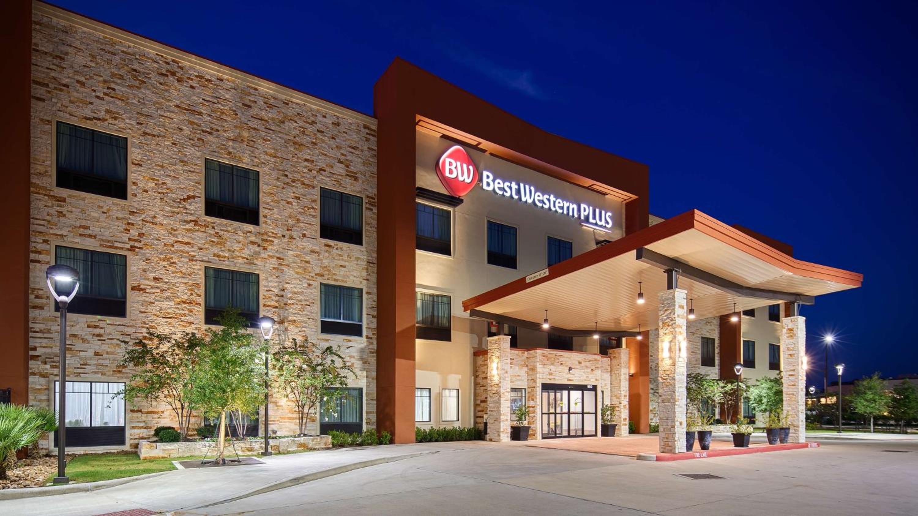 Hotel Best Western Plus College Station Inn & Suites - Image 1
