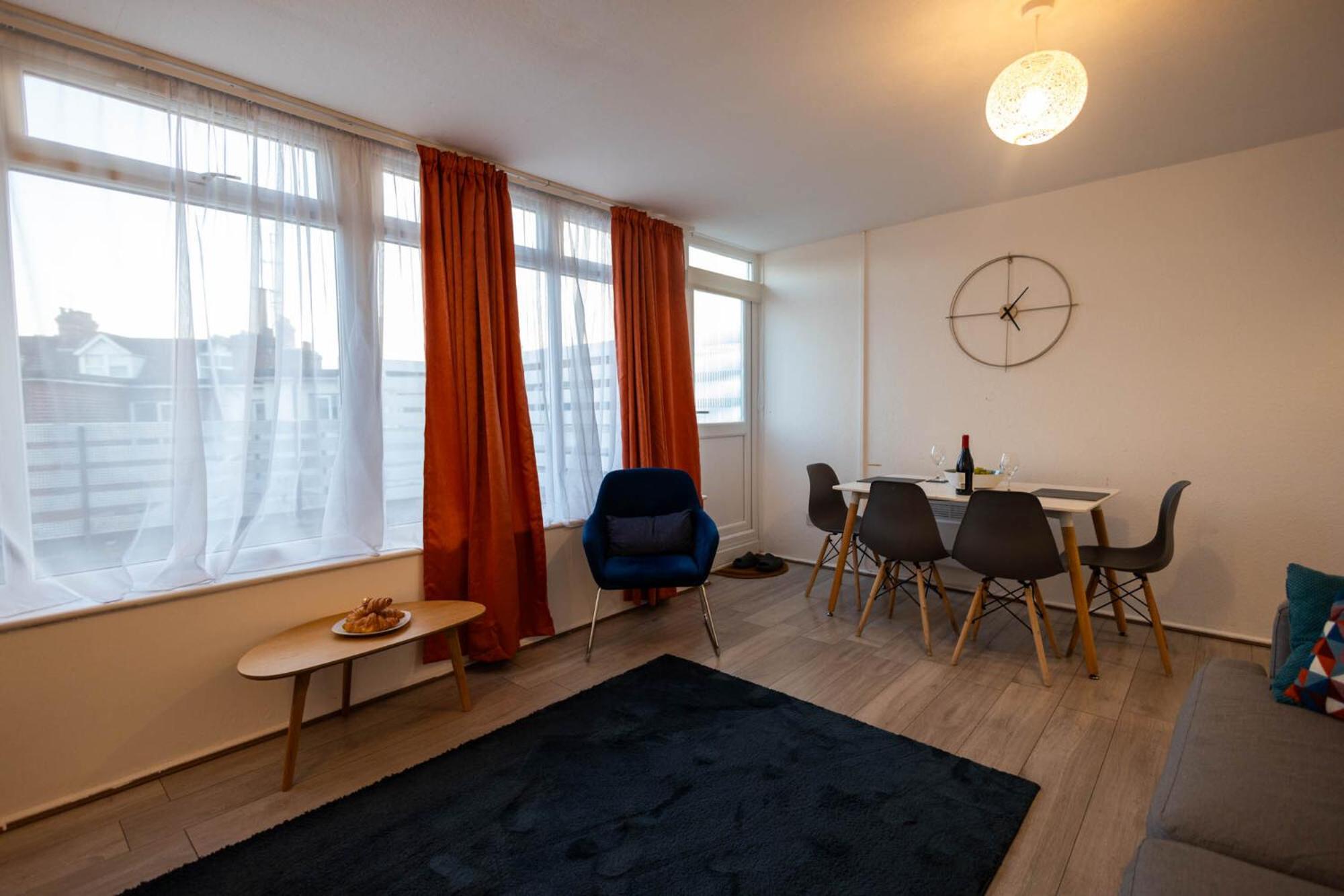 Entire 3 Bedroom Apartment in Felixstowe