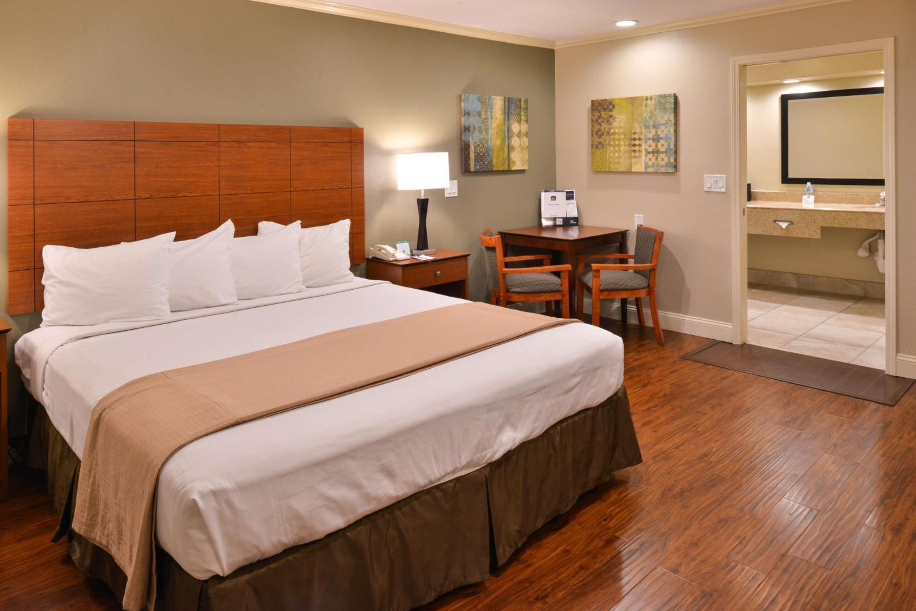 Oxnard Vacations - Best Western Oxnard Inn - Property Image 37